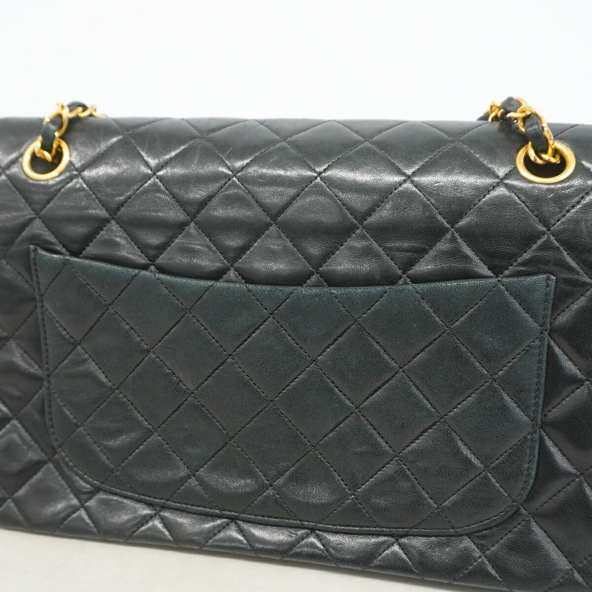 Chanel Black Leather Shoulder Bag (Pre-Owned)