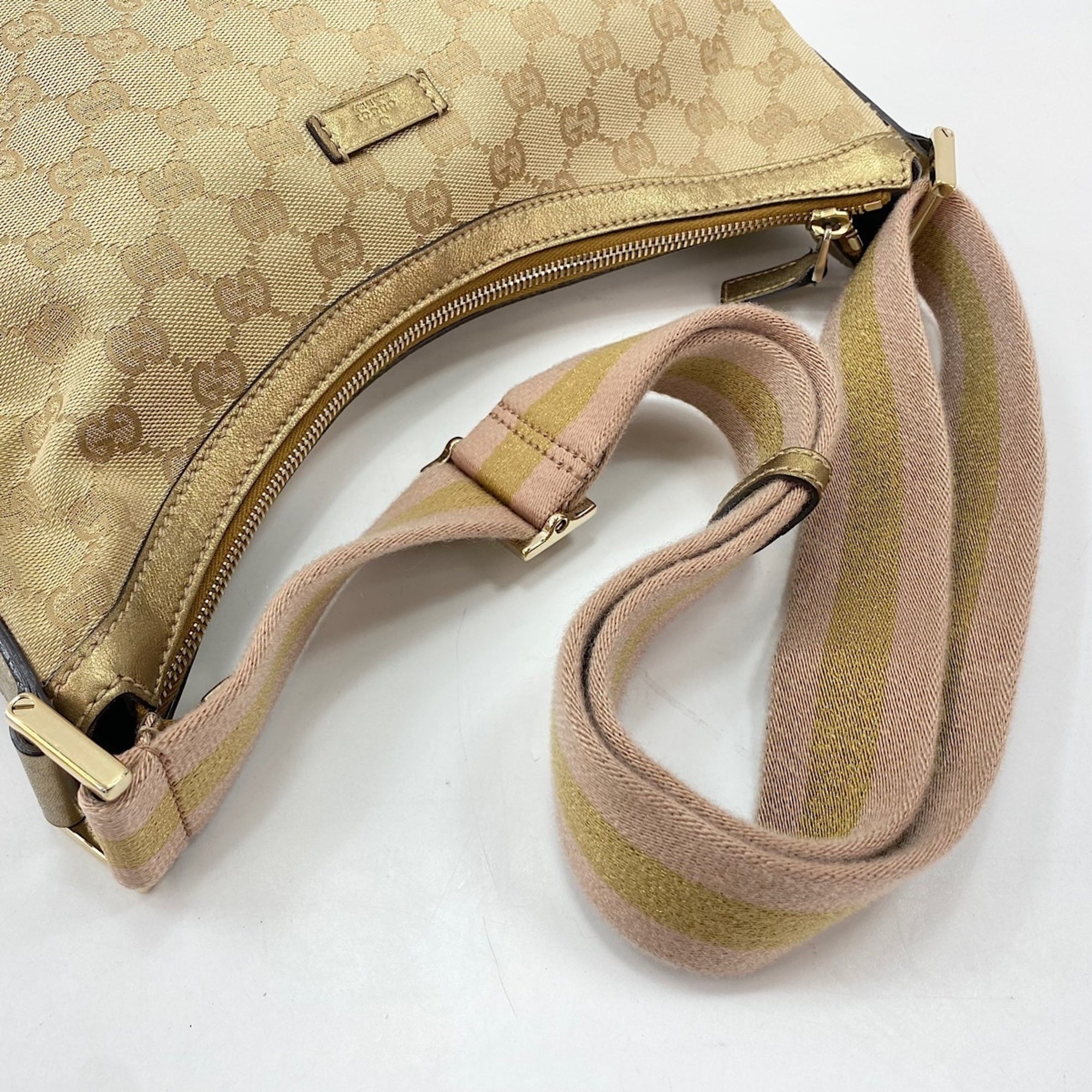 Gucci Beige Shoulder Bag (Pre-Owned)