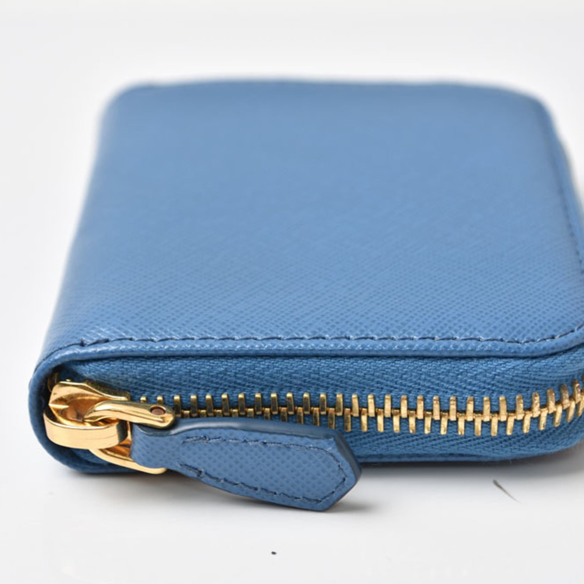 Prada Blue Leather Coin Purse/Coin Case (Pre-Owned)