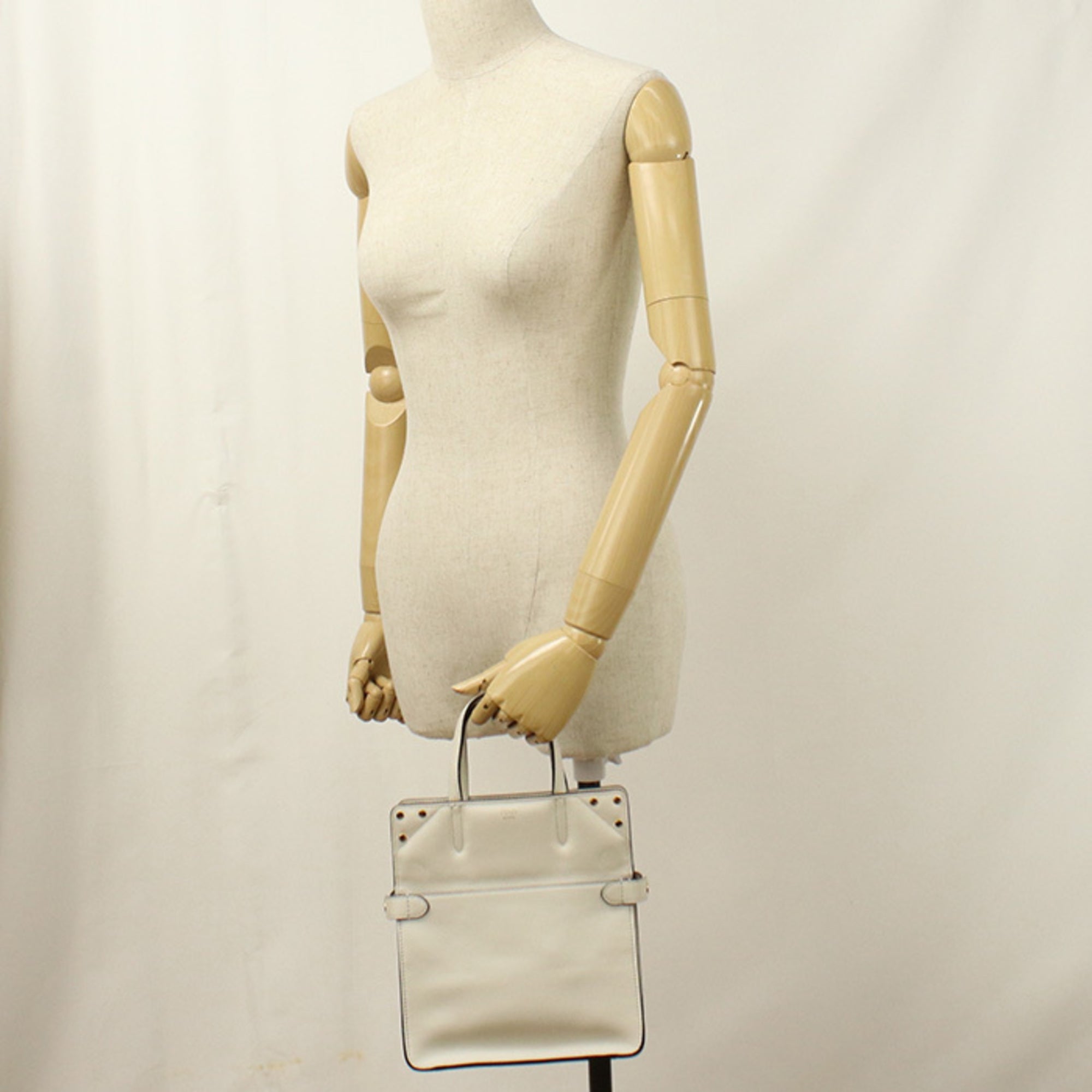 Fendi Ivory Leather Tote Bag (Pre-Owned)