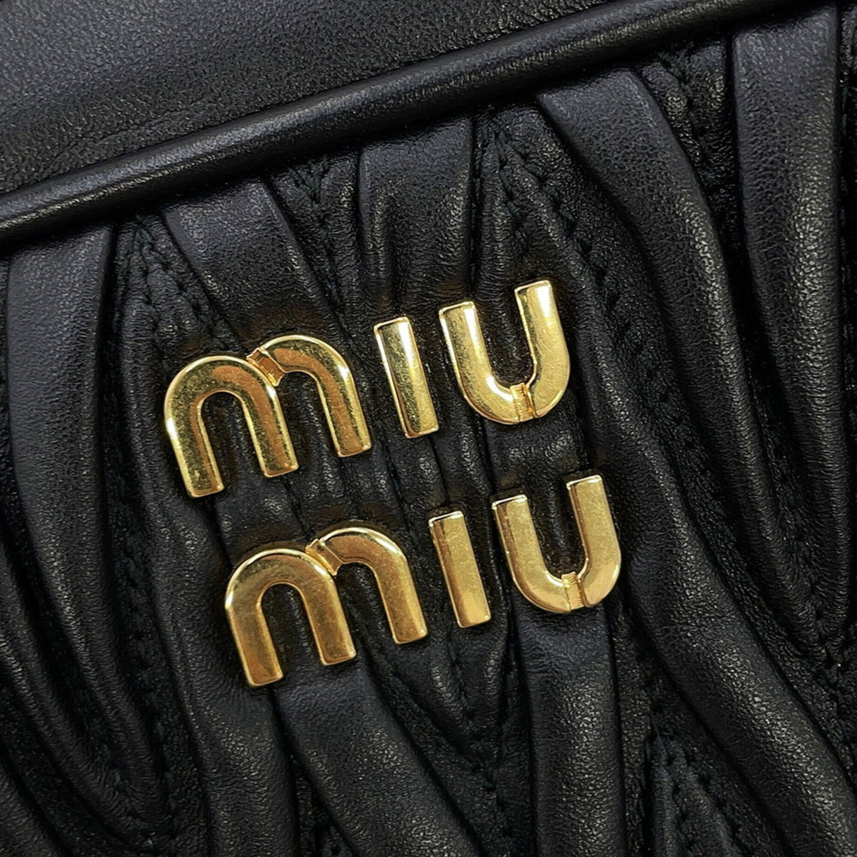 Miu Miu Matelasse Black Leather Clutch Bag Handbag (Pre-Owned)