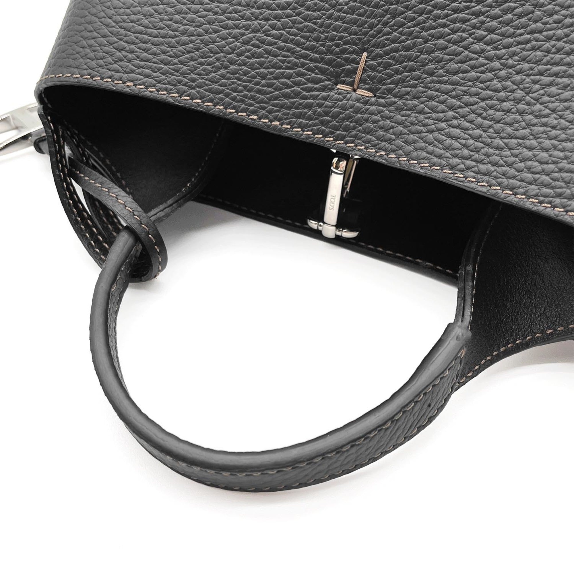 Tod's Black Leather Shoulder Bag Tote Bag (Pre-Owned)