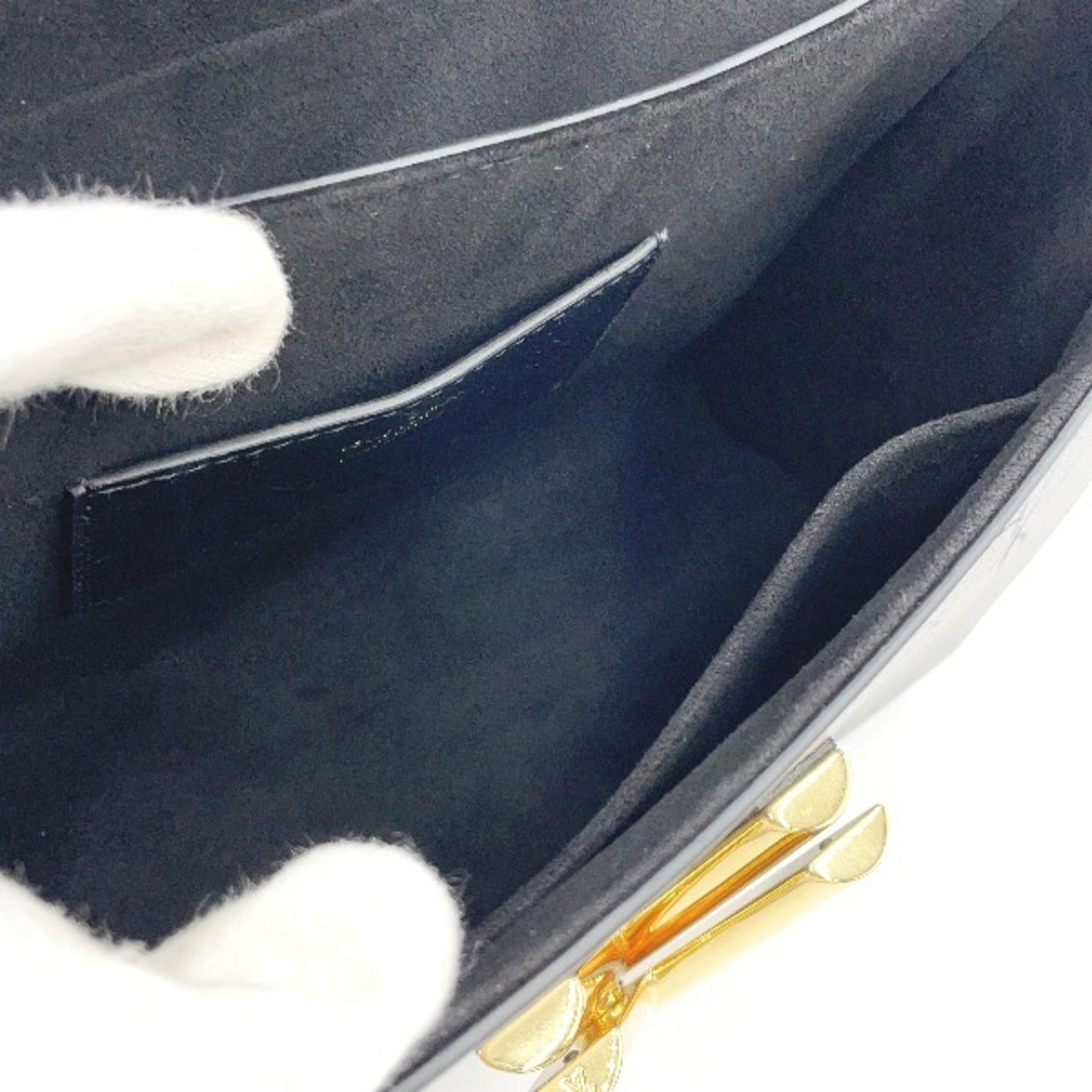Louis Vuitton Black Leather Shoulder Bag (Pre-Owned)