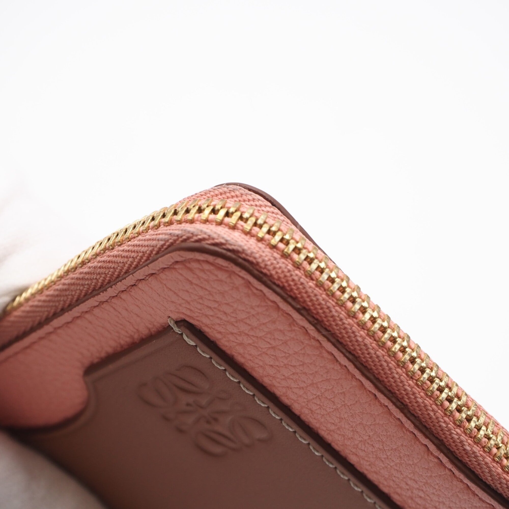 Loewe Pink Orange Leather Coin Purse/Coin Case (Pre-Owned)