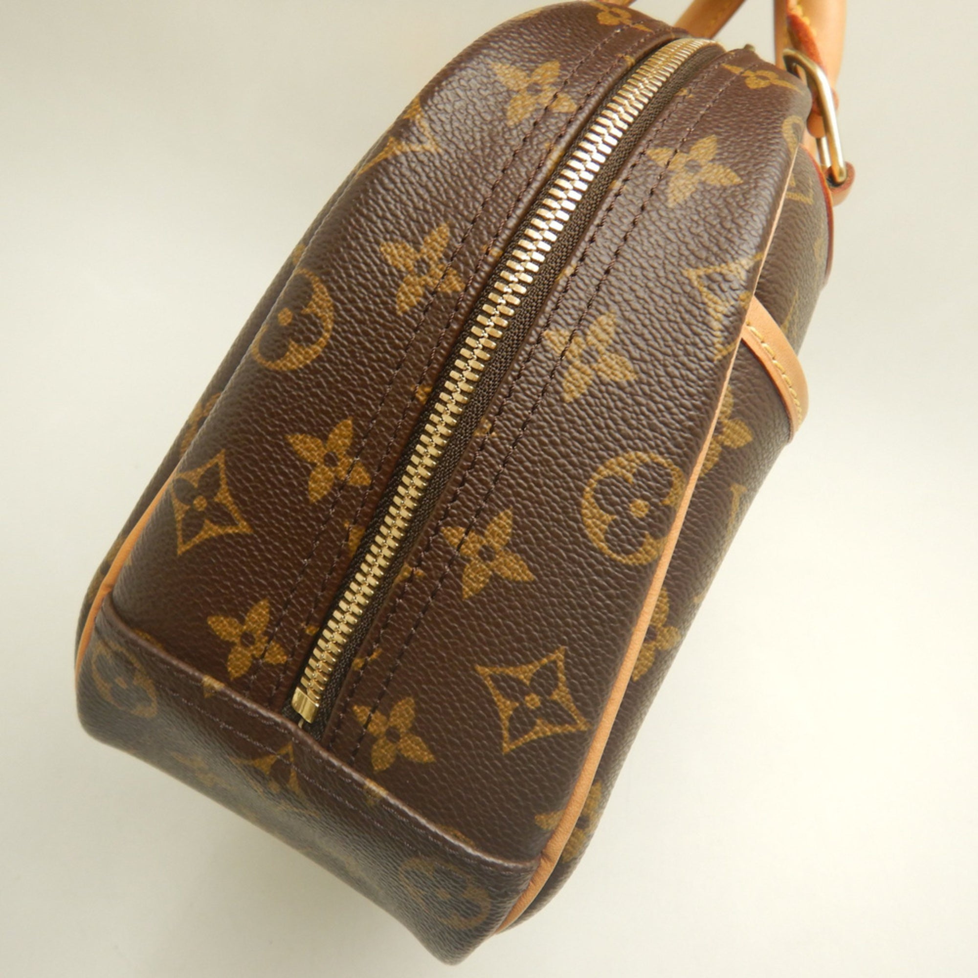 Louis Vuitton Brown Monogram Monogram Canvas Handbag (Pre-Owned)