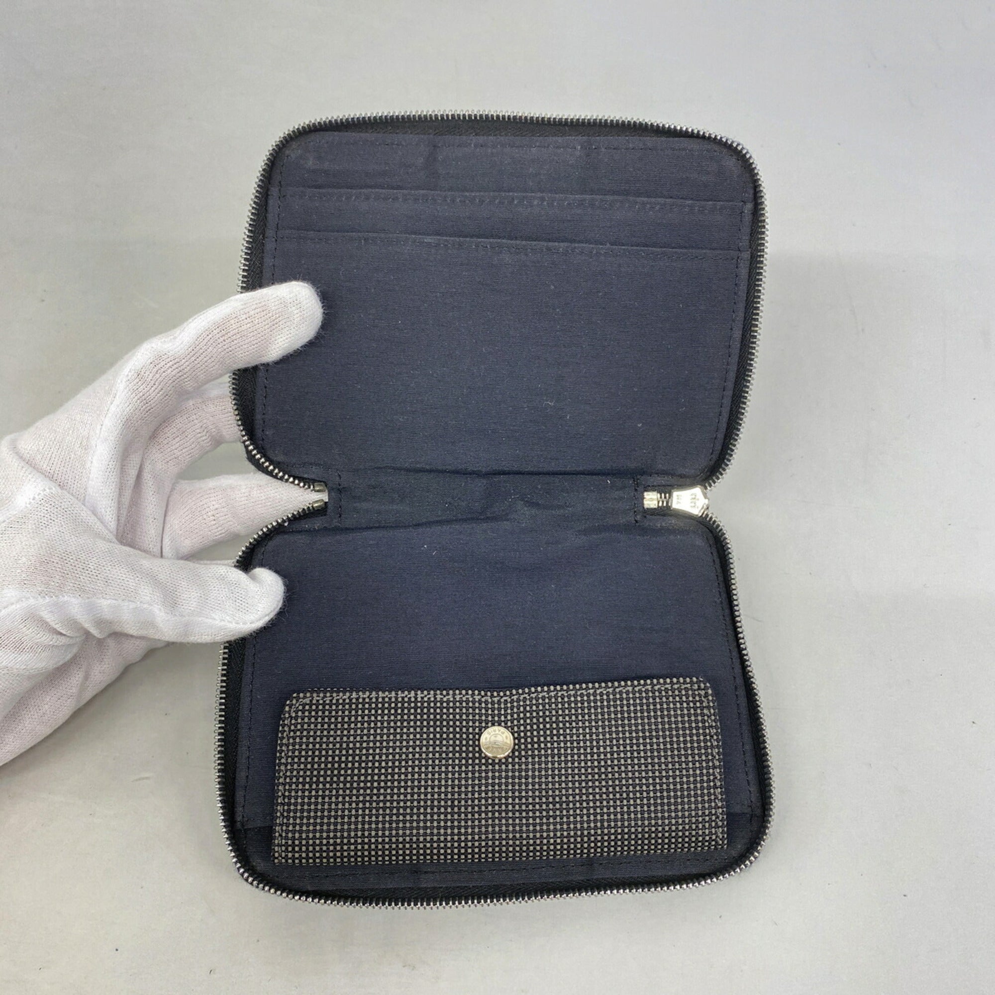 Hermes Gray Nylon Coin Purse/Coin Case (Pre-Owned)