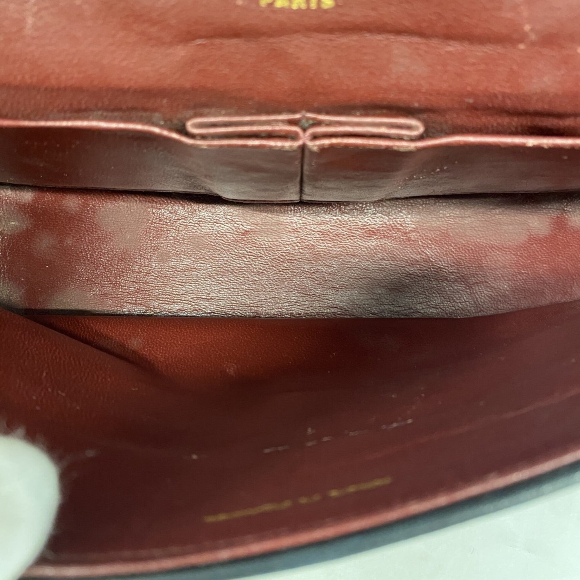Chanel Black Leather Shoulder Bag (Pre-Owned)