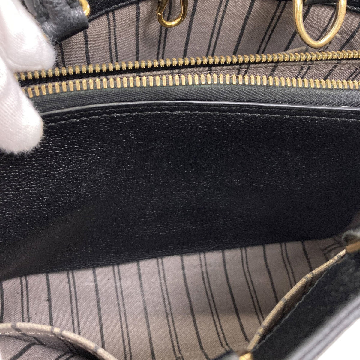 Louis Vuitton Empreinte Black Monogram Empreinte Handbag (Pre-Owned)