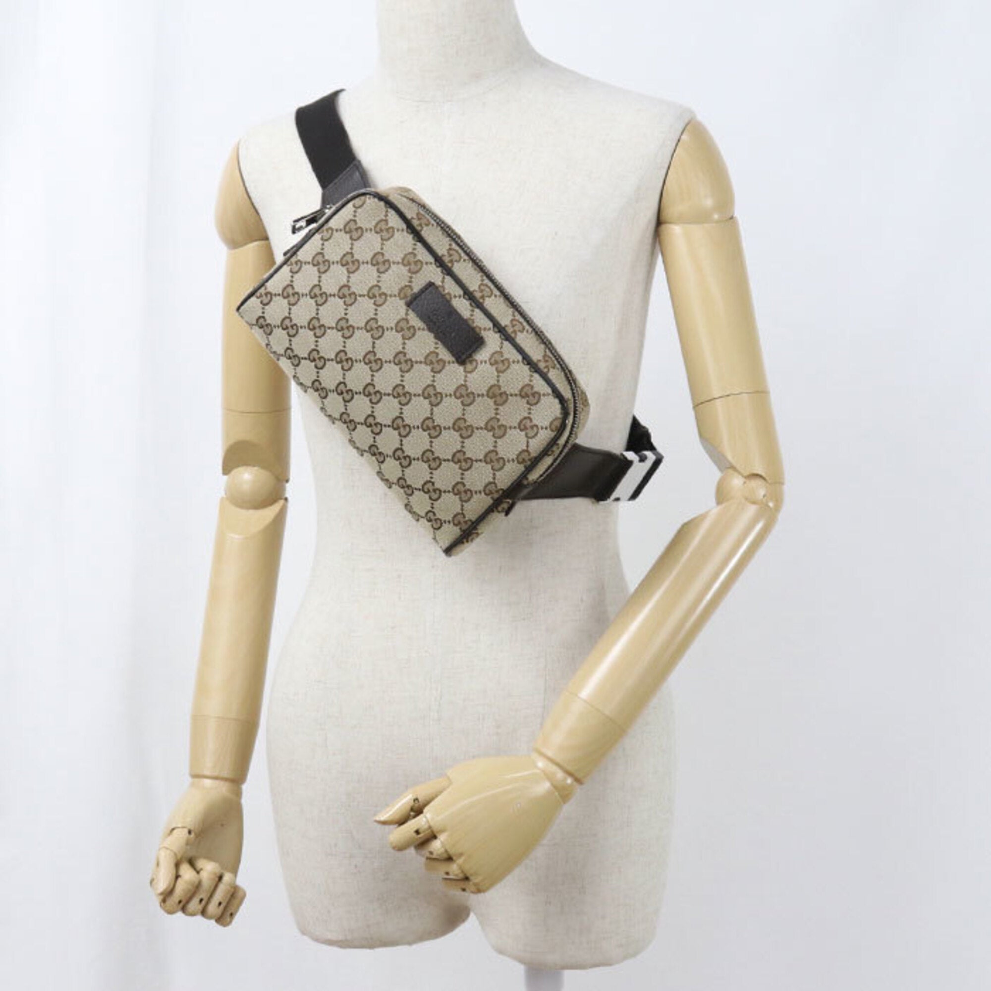 Gucci Beige Canvas Fanny Pack (Pre-Owned)