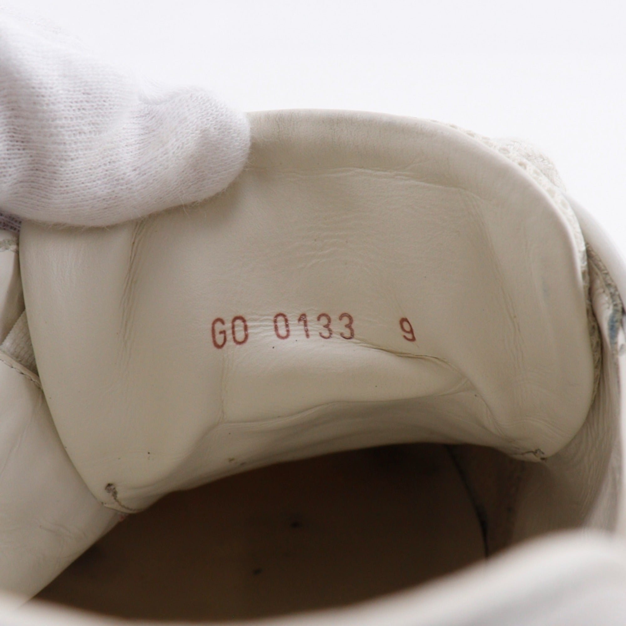 Louis Vuitton White Sneakers (Pre-Owned)