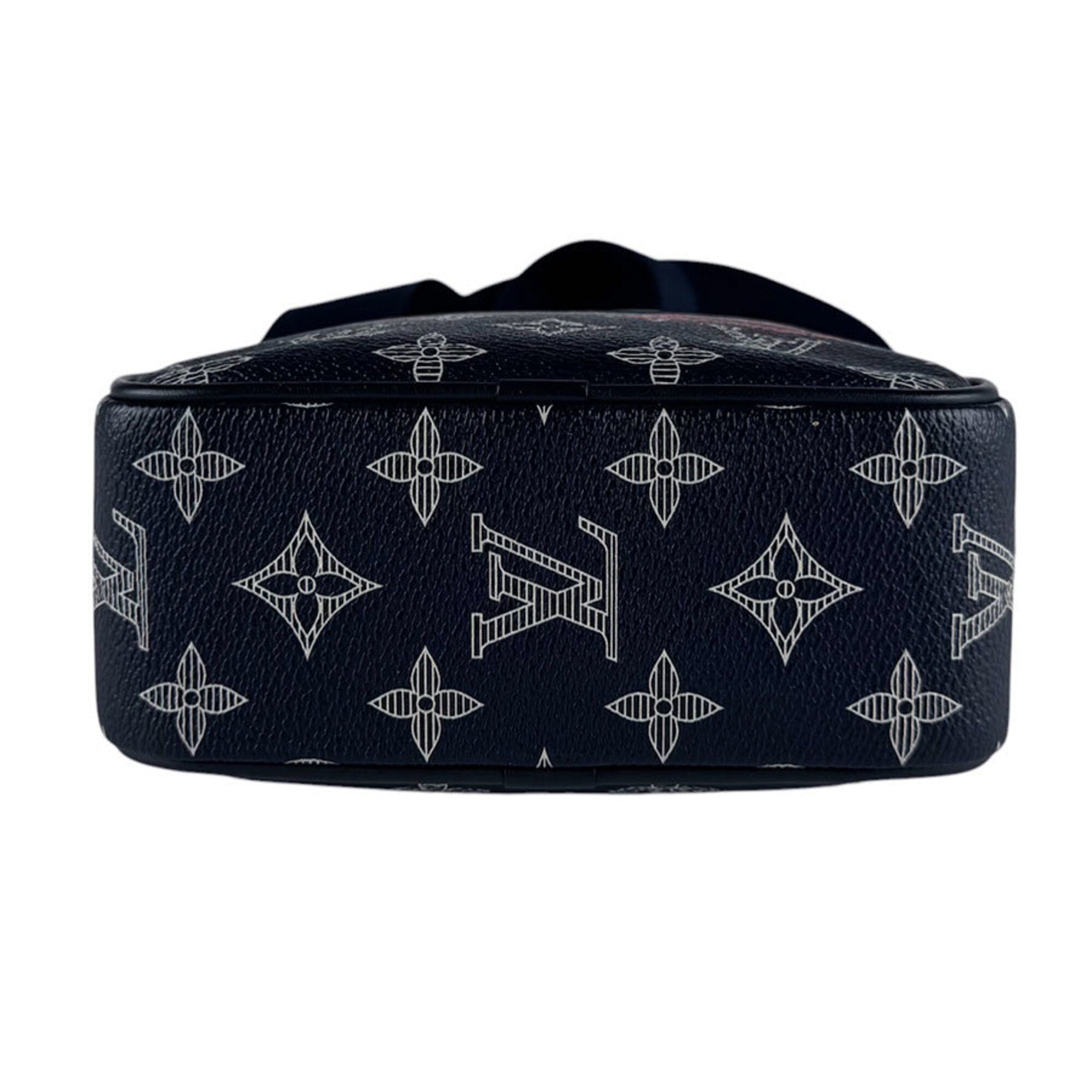 Louis Vuitton Navy Shoulder Bag (Pre-Owned)