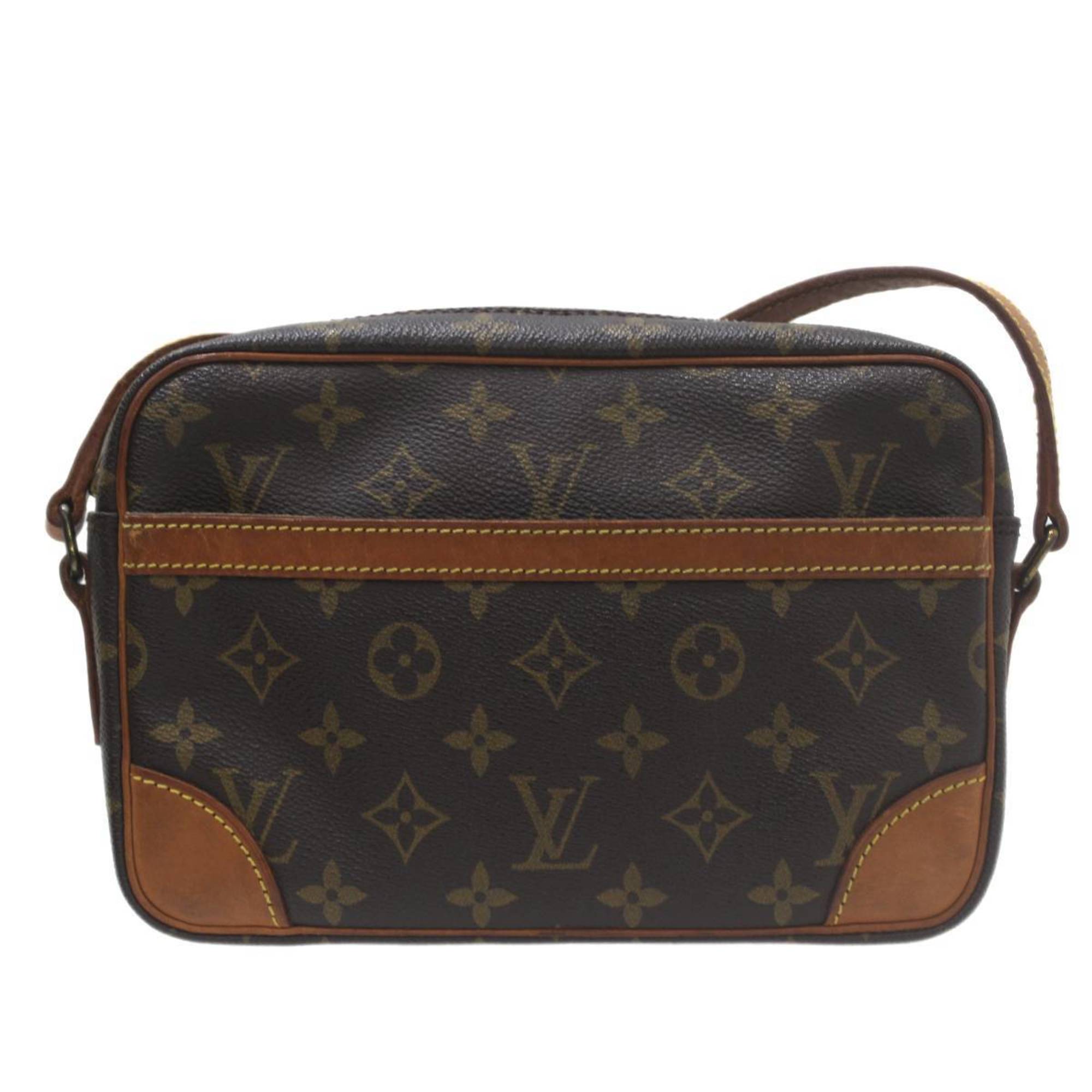 Louis Vuitton Brown Shoulder Bag (Pre-Owned)