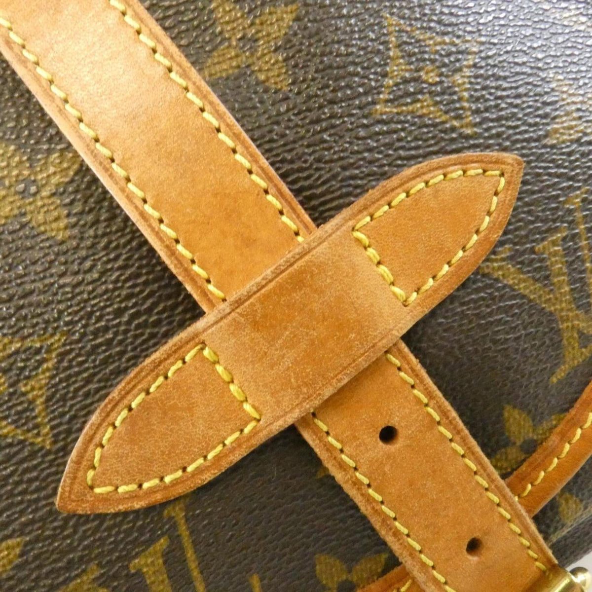 Louis Vuitton Marron Coated Canvas Shoulder Bag (Pre-Owned)