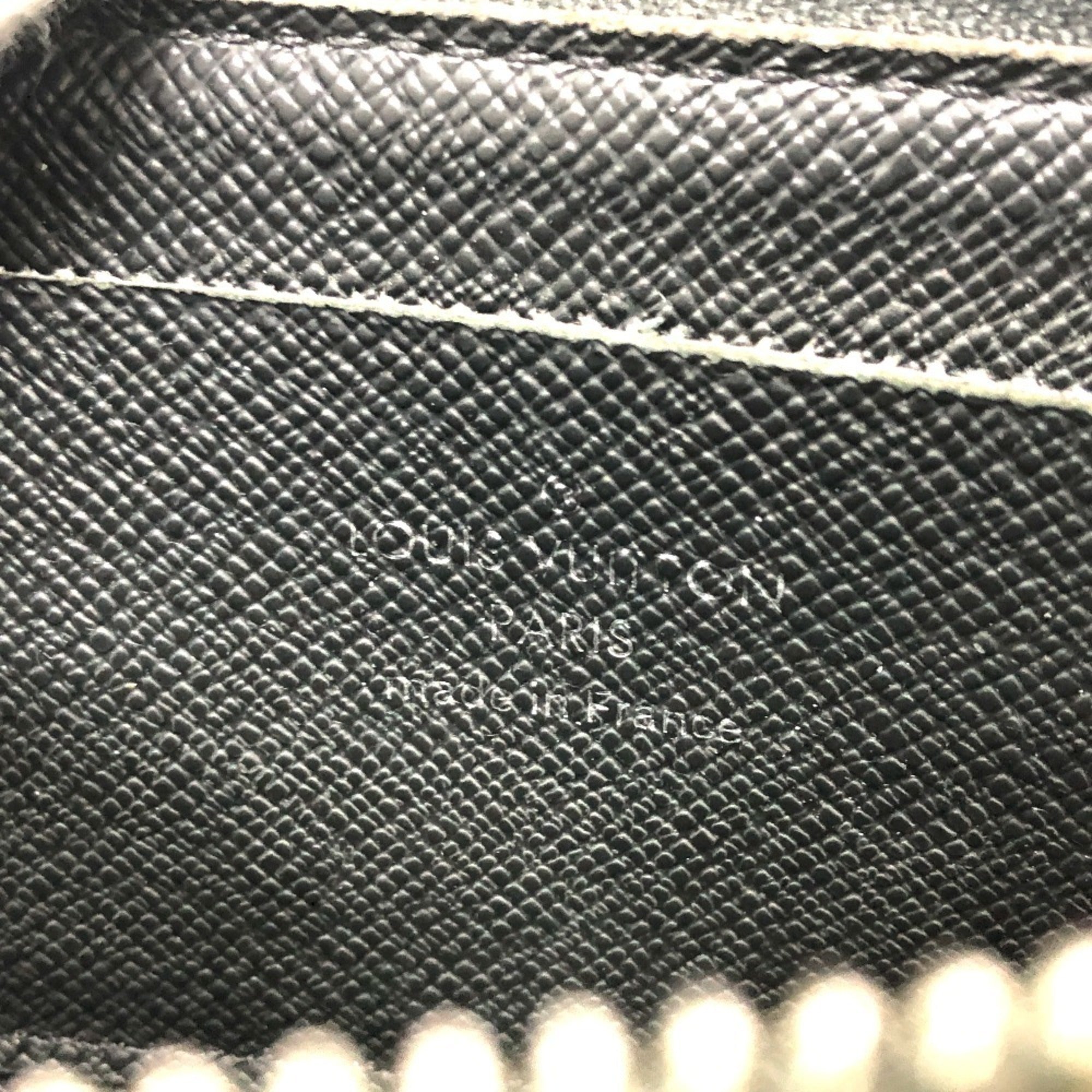 Louis Vuitton Taiga Black Galle Taiga Leather Coin Purse/Coin Case (Pre-Owned)