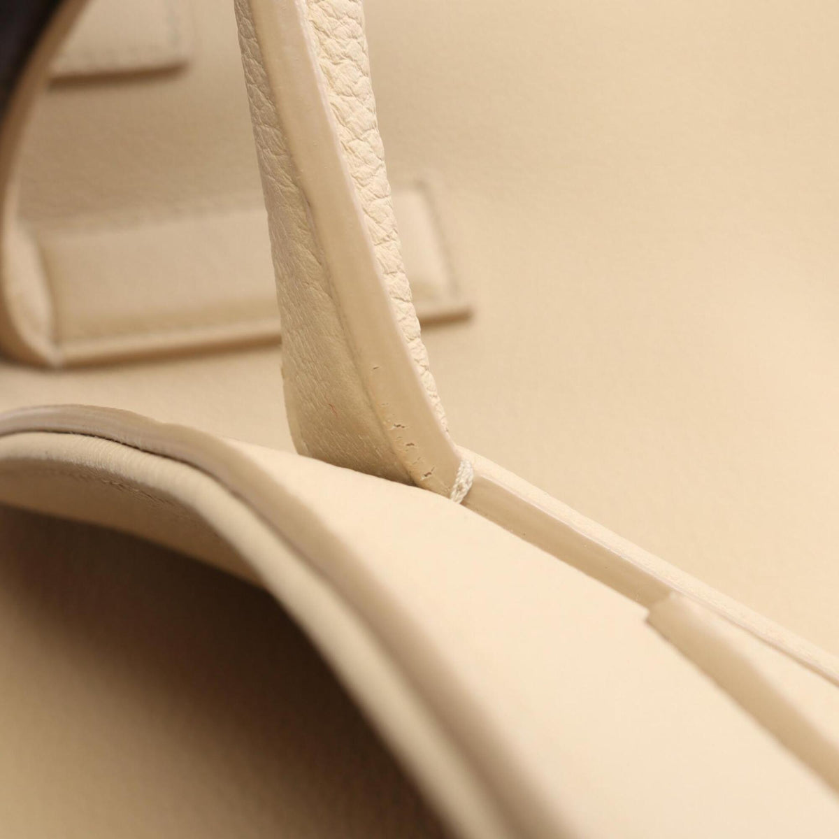Christian Dior Beige Leather Tote Bag (Pre-Owned)