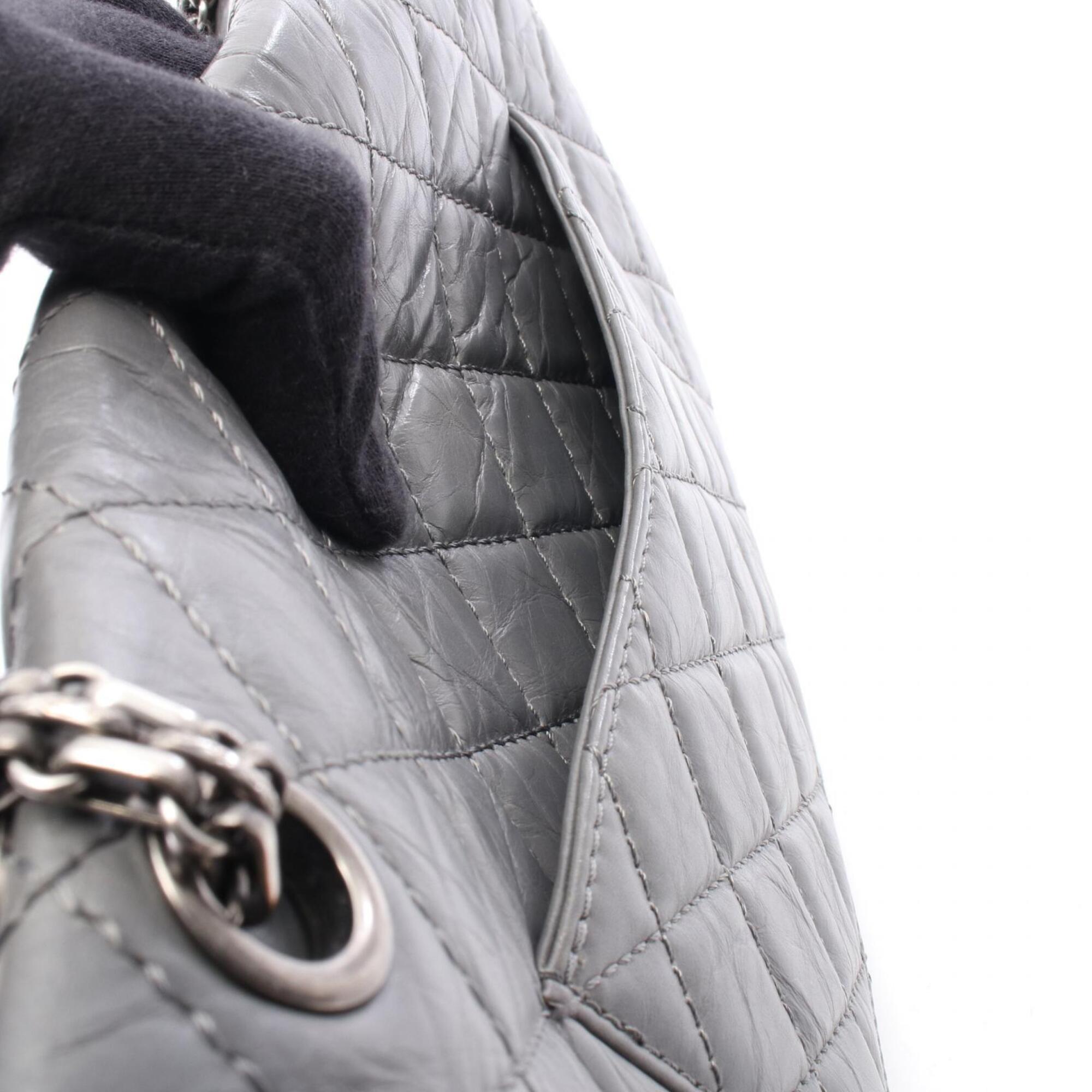 Chanel Gray Leather Handbag Shoulder Bag (Pre-Owned)