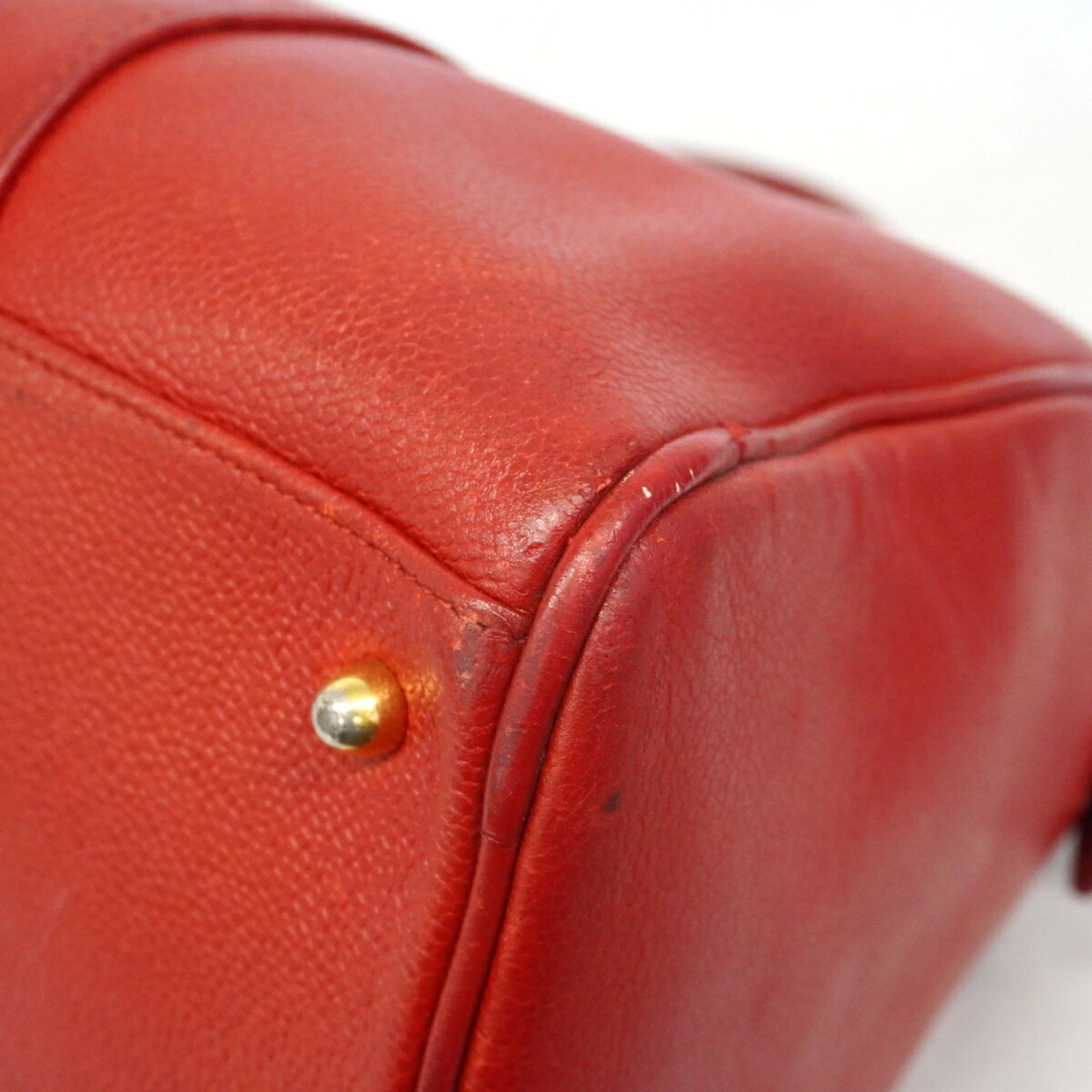 Chanel Red Color Grained Calfskin Handbag (Pre-Owned)