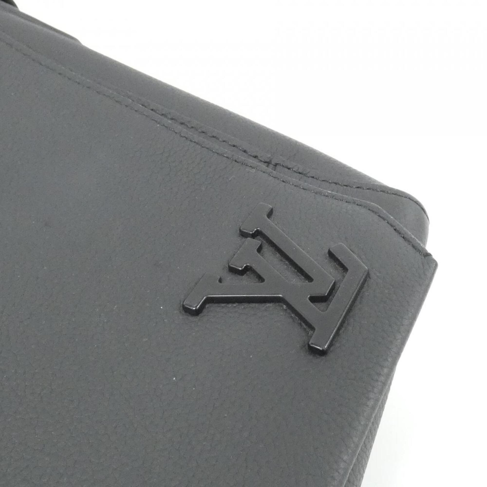 Louis Vuitton Black Leather Shoulder Bag (Pre-Owned)