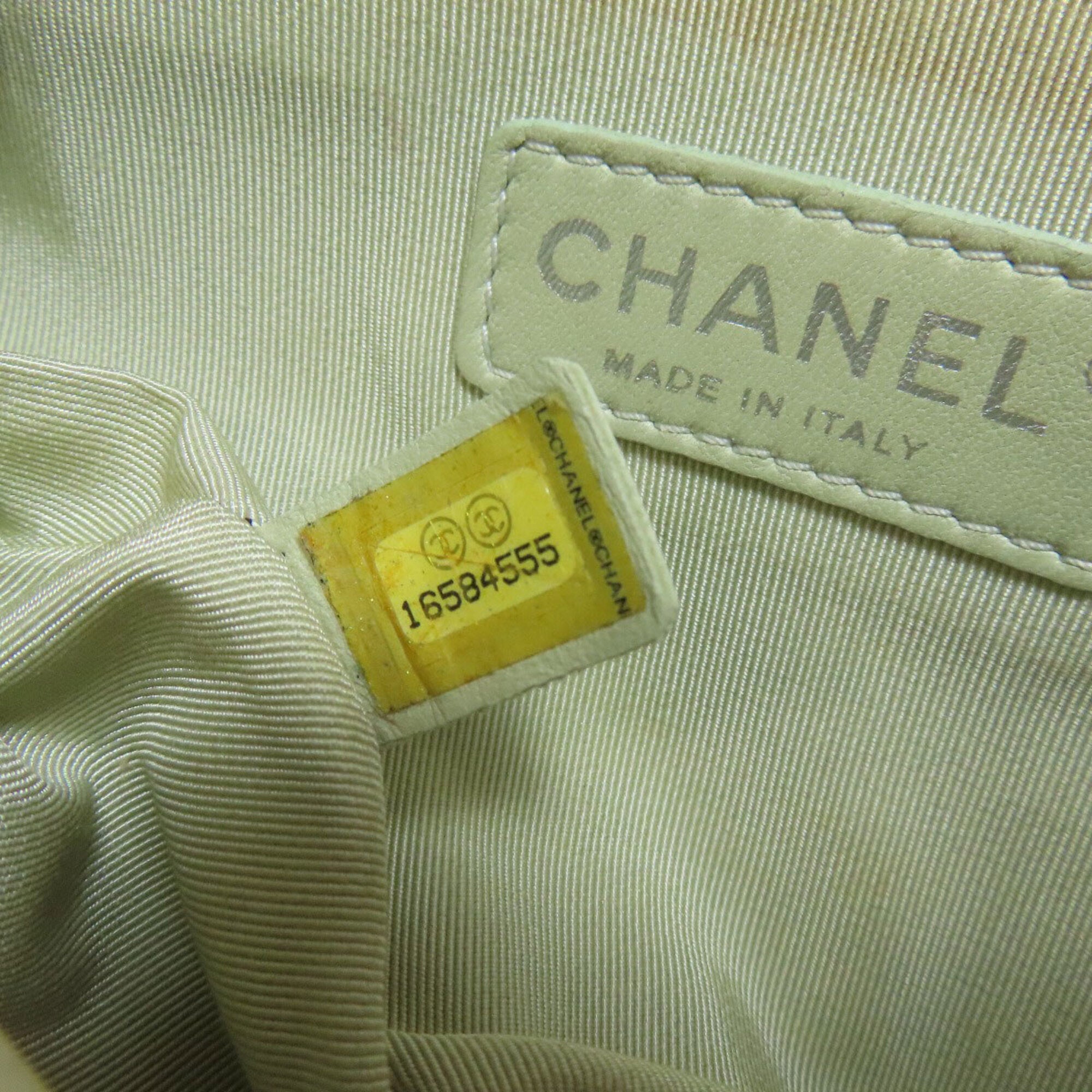 Chanel Black Leather Shoulder Bag (Pre-Owned)