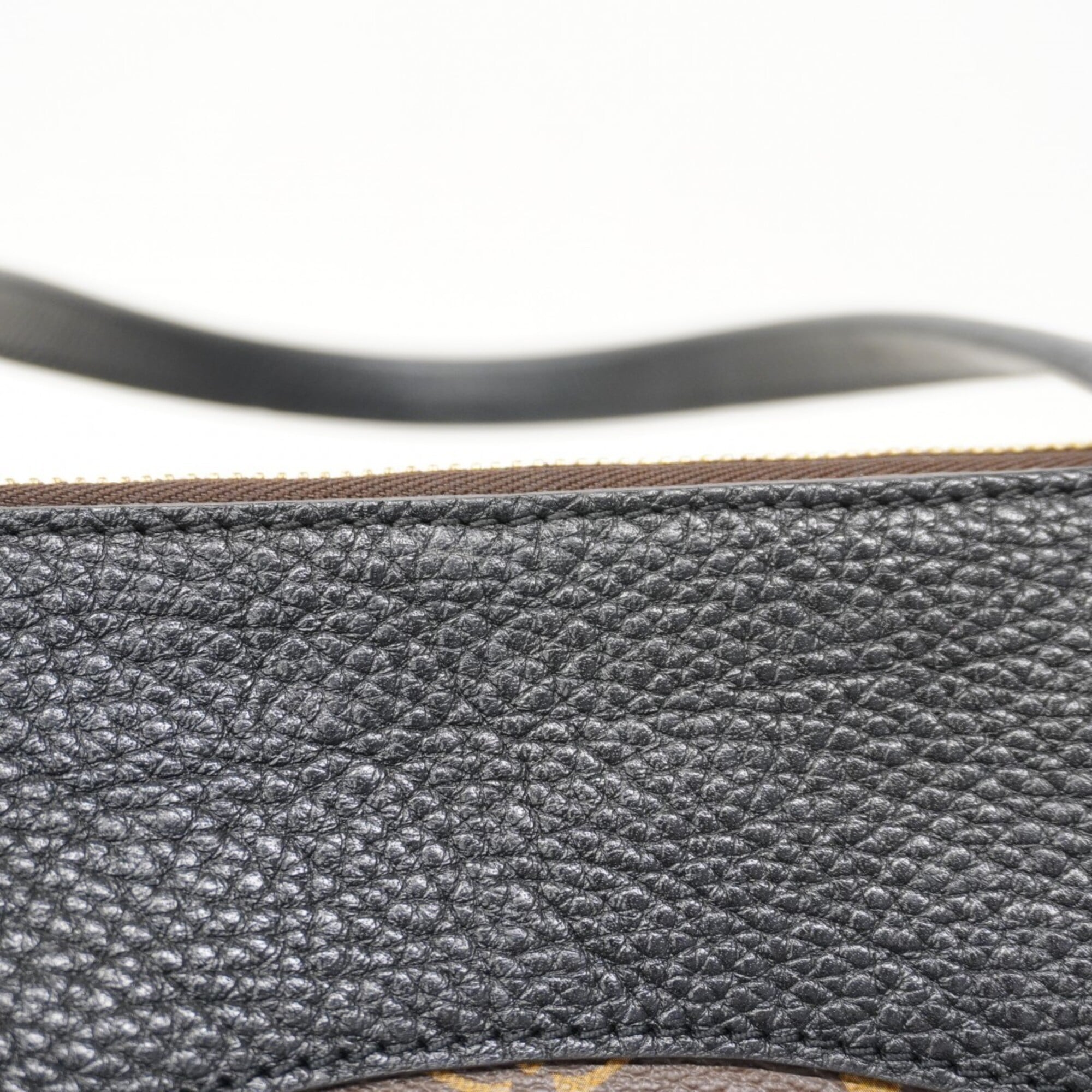 Louis Vuitton Noir Tote Bag (Pre-Owned)