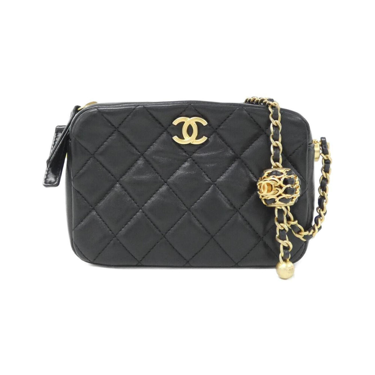 Chanel Black Leather Shoulder Bag (Pre-Owned)