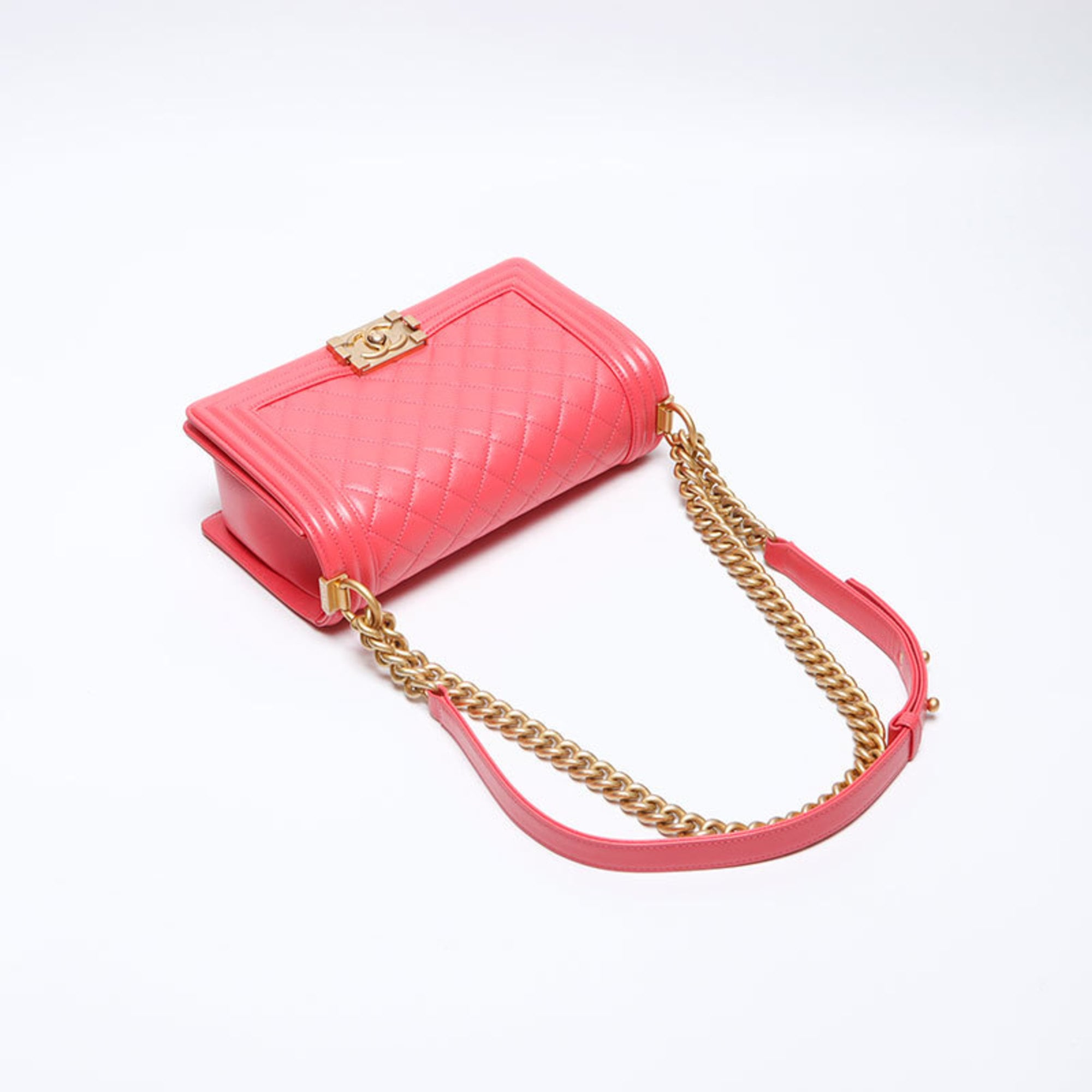 Chanel Pink Shoulder Bag (Pre-Owned)
