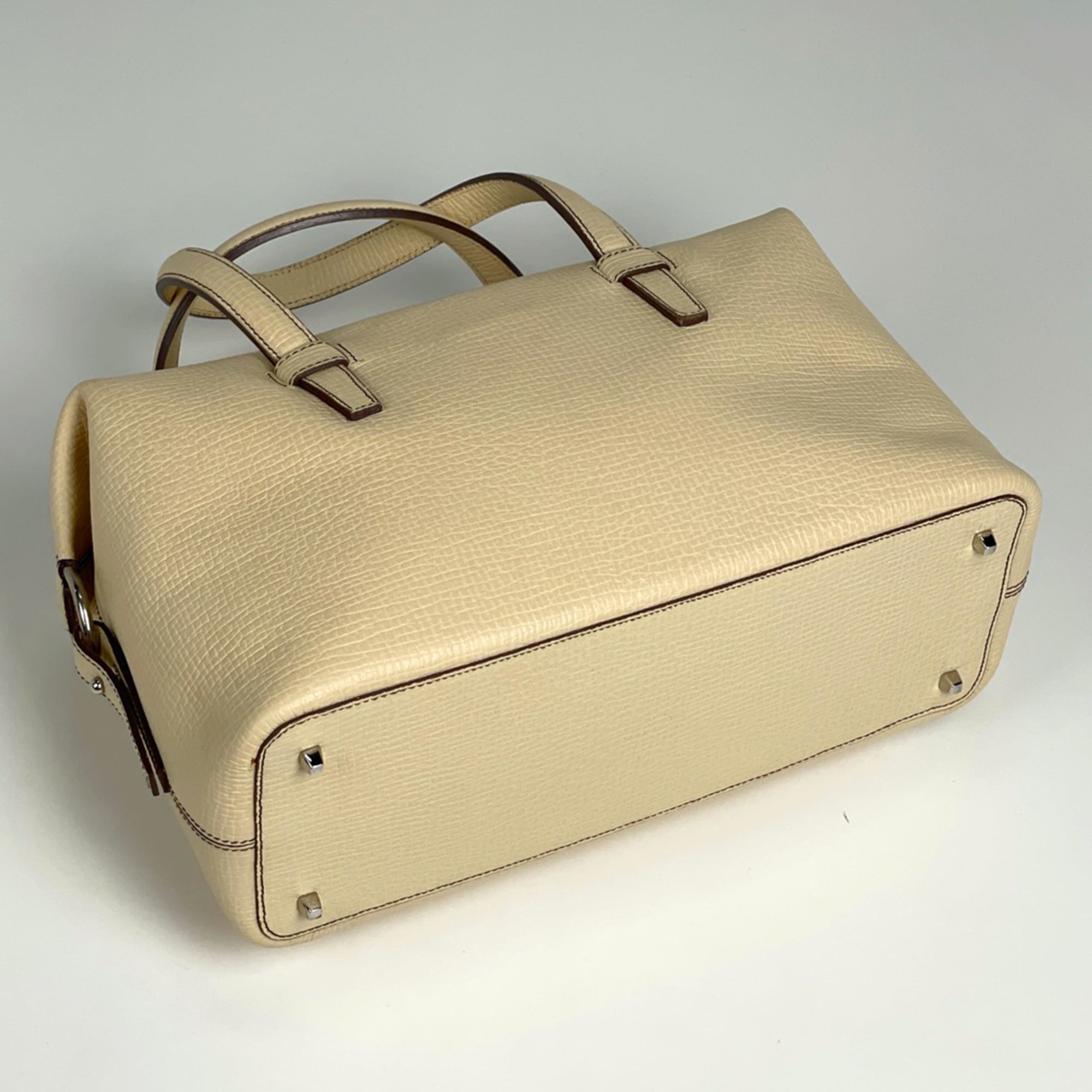 Loewe Light Beige Leather Handbag (Pre-Owned)