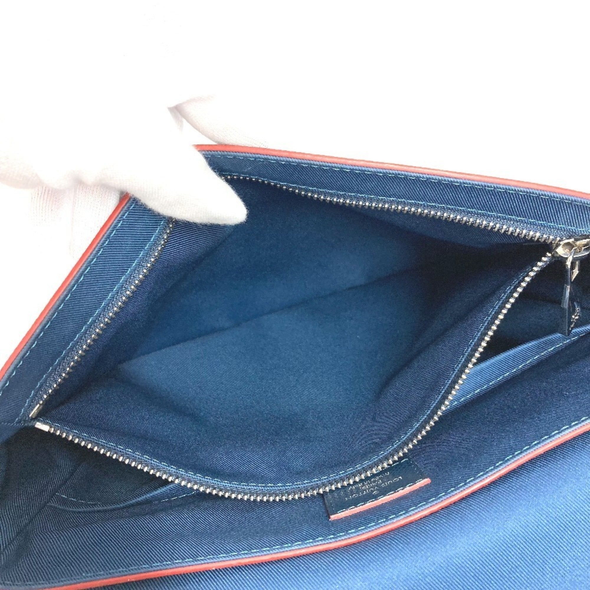 Louis Vuitton Navy Ocean Red Color Taiga Leather Messenger Bag Shoulder Bag (Pre-Owned)