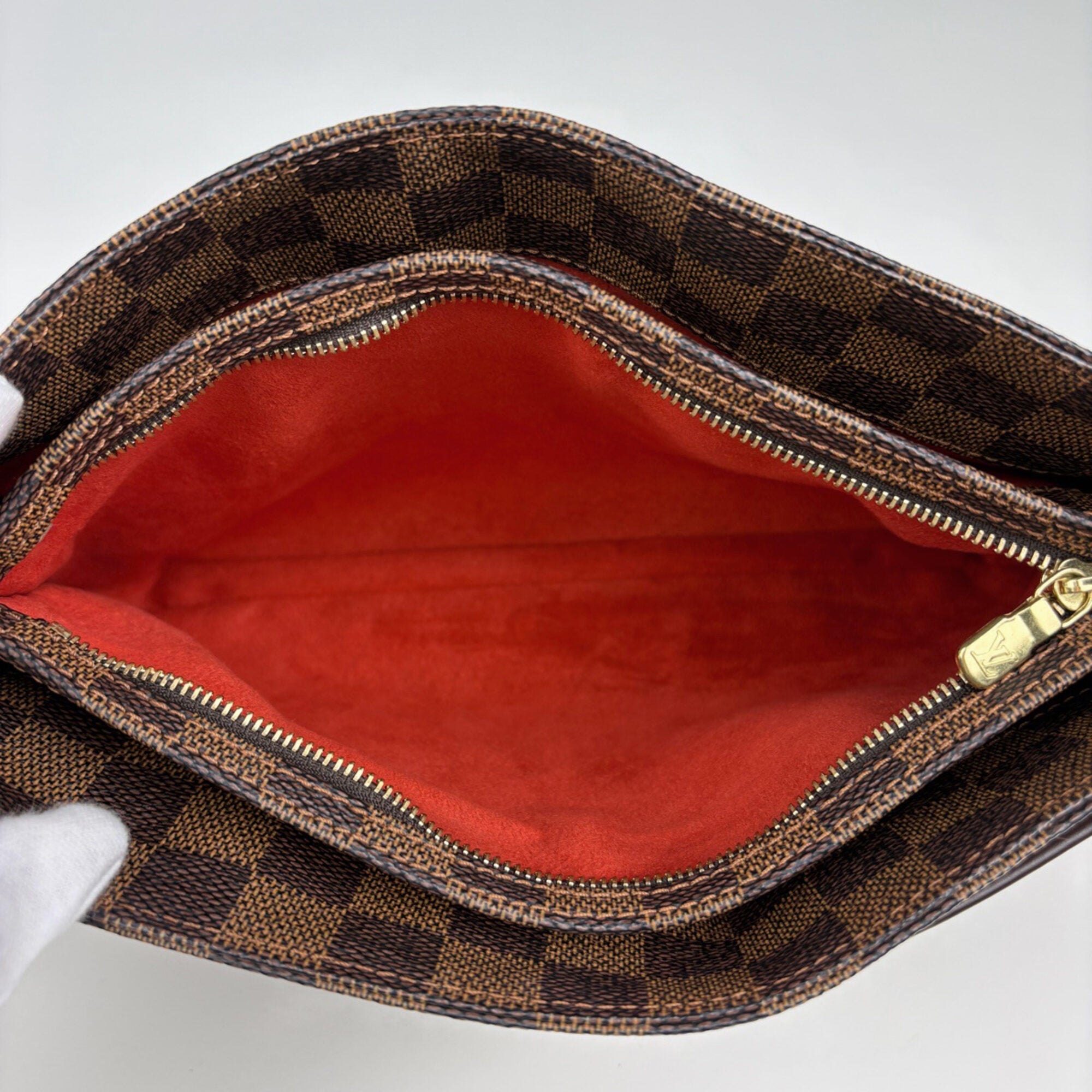Louis Vuitton Brown Shoulder Bag (Pre-Owned)