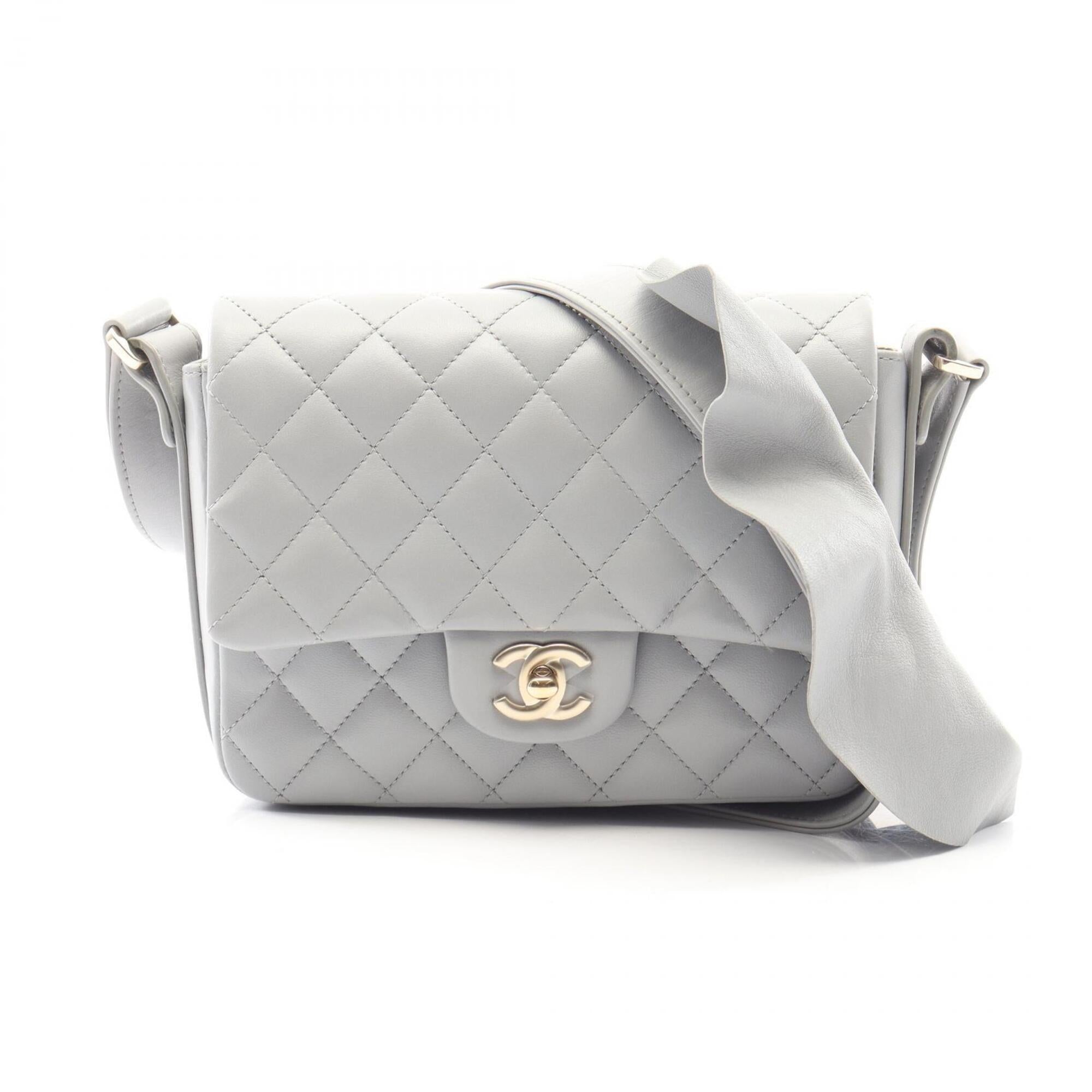 Chanel Gray Leather Handbag Shoulder Bag (Pre-Owned)