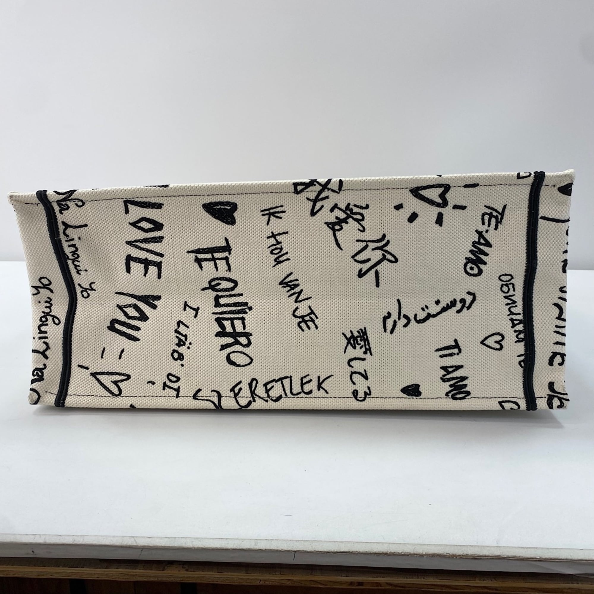Christian Dior White Tote Bag (Pre-Owned)