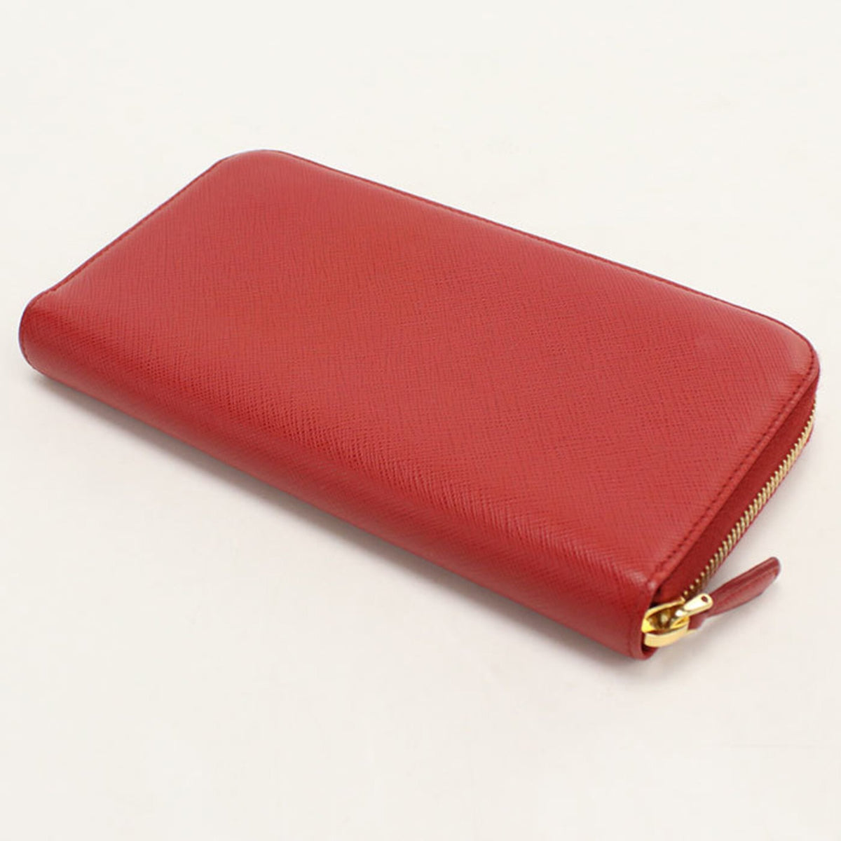 Prada Red Color Leather Long Wallet (Bi-Fold) (Pre-Owned)