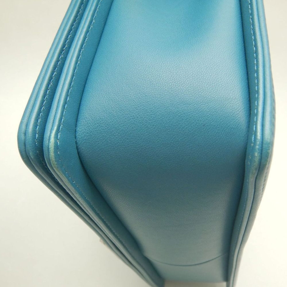 Chanel Matelasse Blue Leather Shoulder Bag (Pre-Owned)