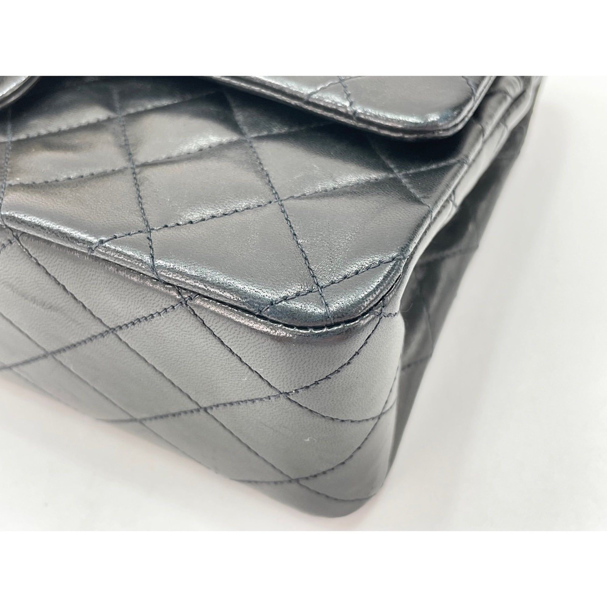 Chanel Matelasse Black Shoulder Bag (Pre-Owned)