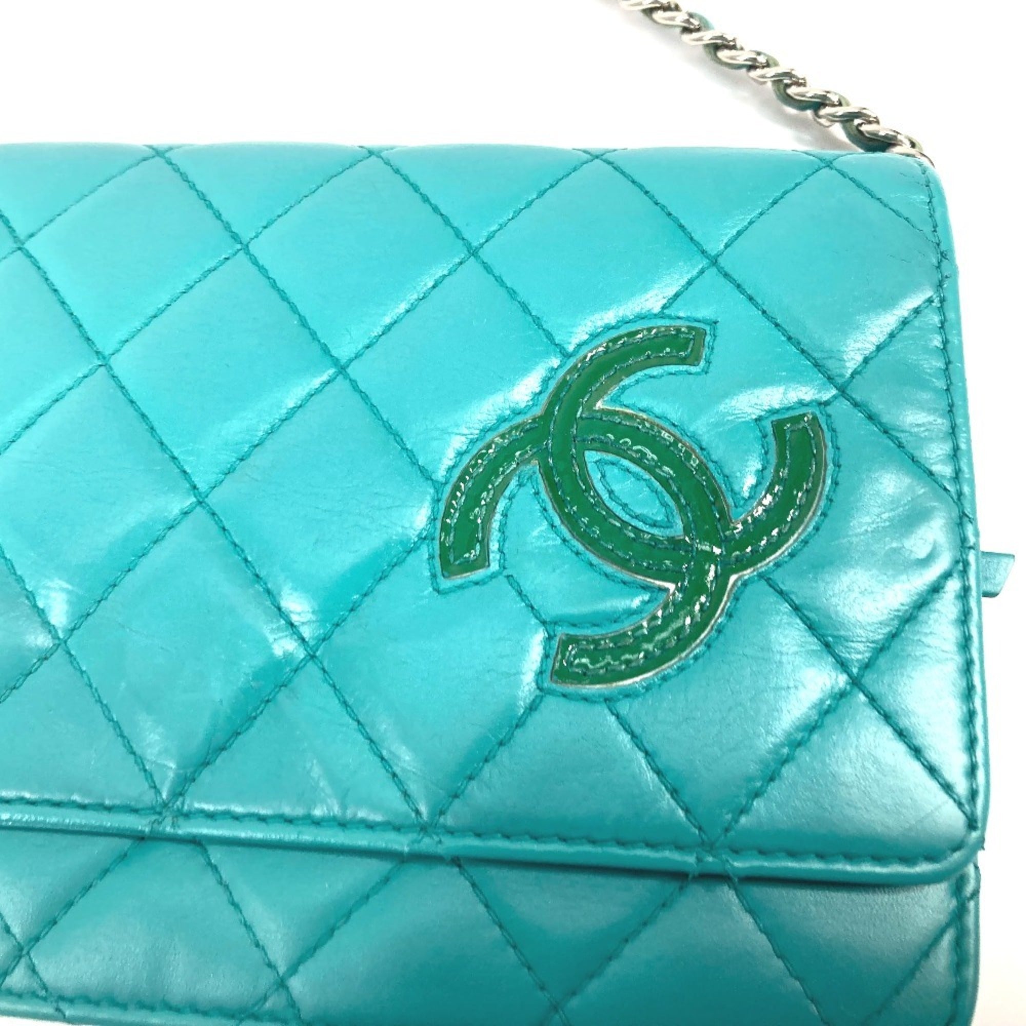 Chanel Green Leather Chain/Shoulder Wallet (Pre-Owned)