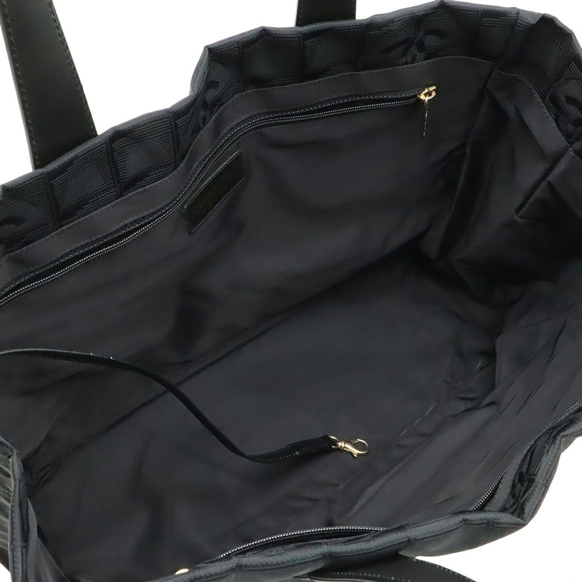 Chanel Black New Travel Line Shoulder Bag Tote Bag (Pre-Owned)