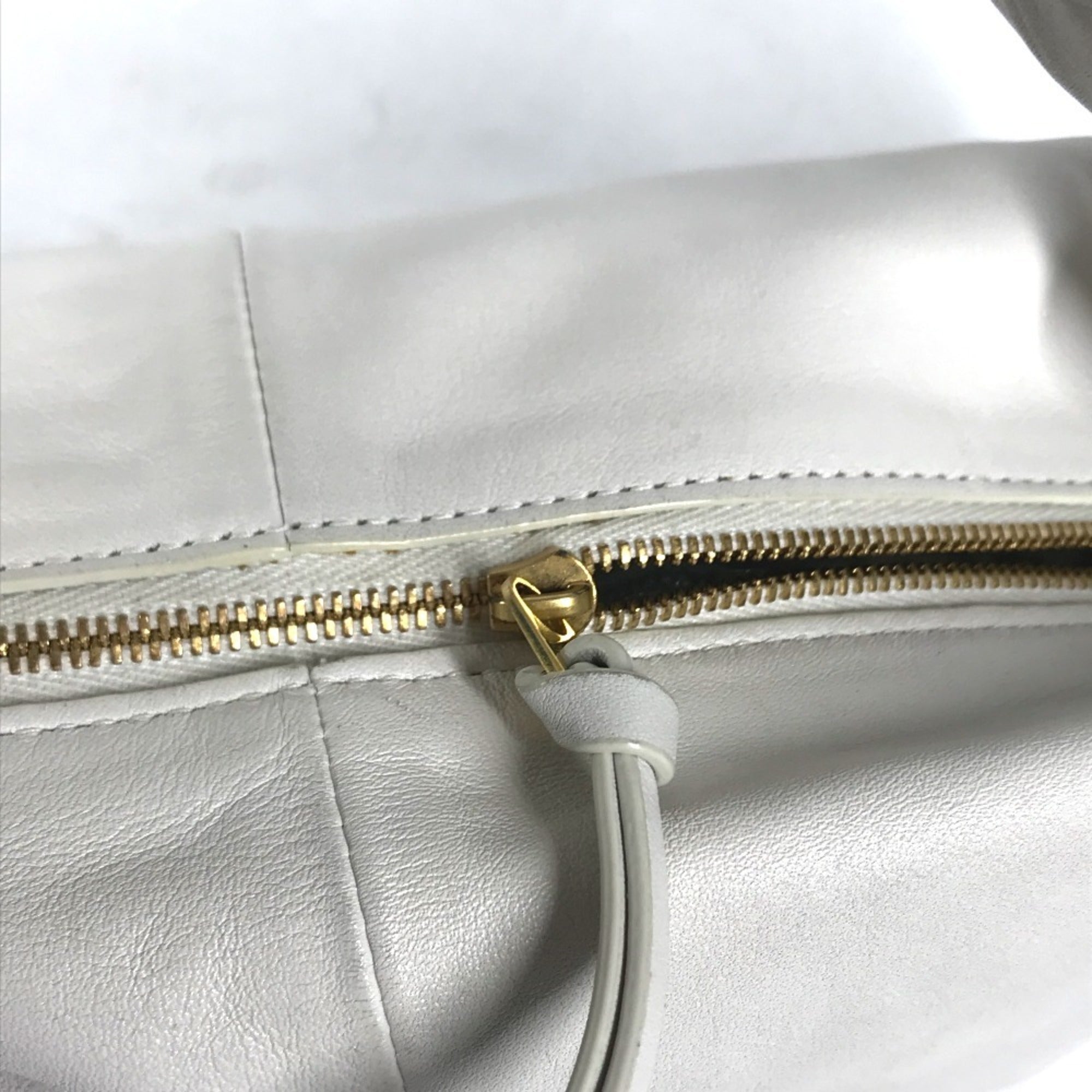 Bottega Veneta White Leather Handbag (Pre-Owned)
