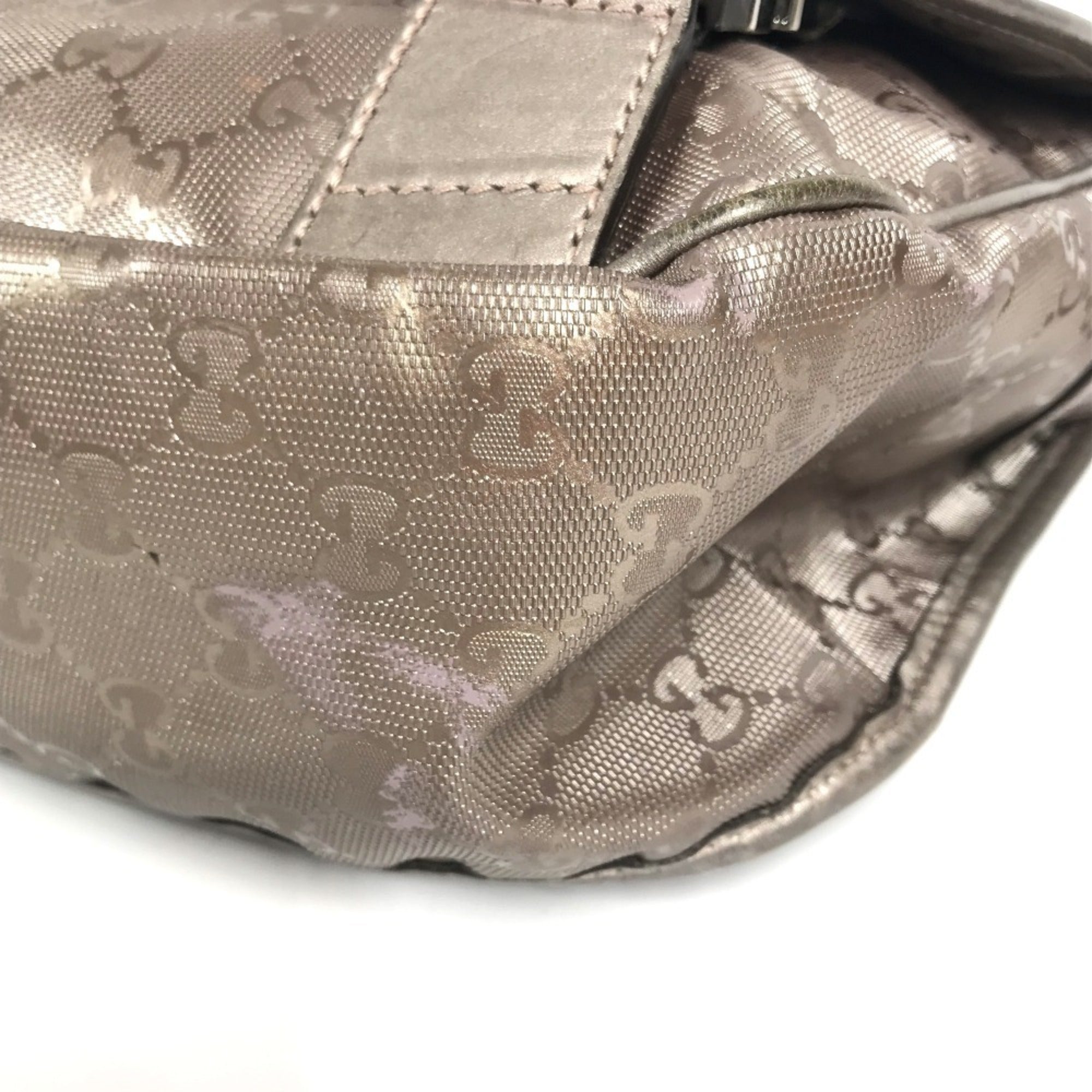 Gucci Metallic Gg Imprimé Leather Messenger Bag Shoulder Bag (Pre-Owned)
