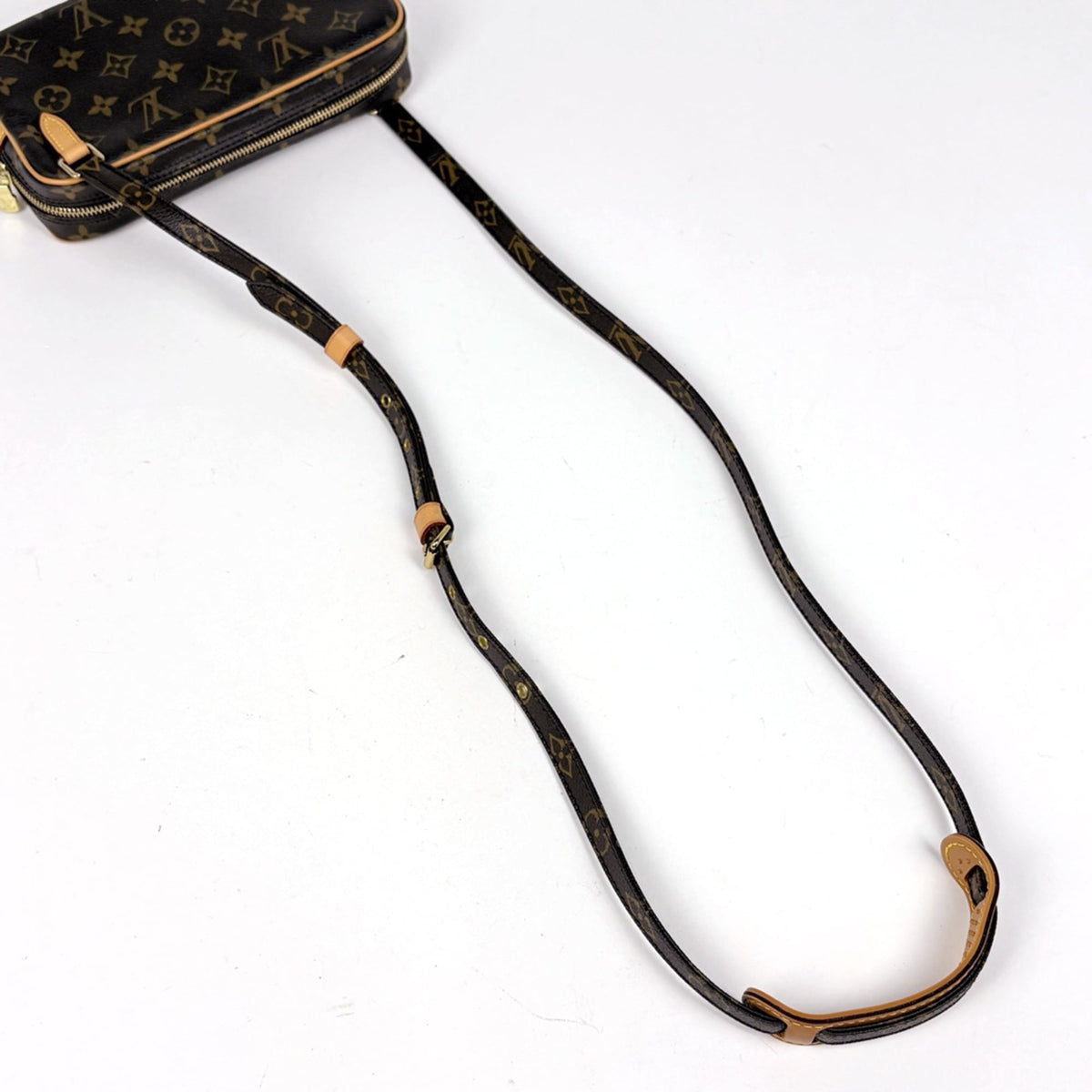 Louis Vuitton Brown Monogram Pochette Shoulder Bag (Pre-Owned)