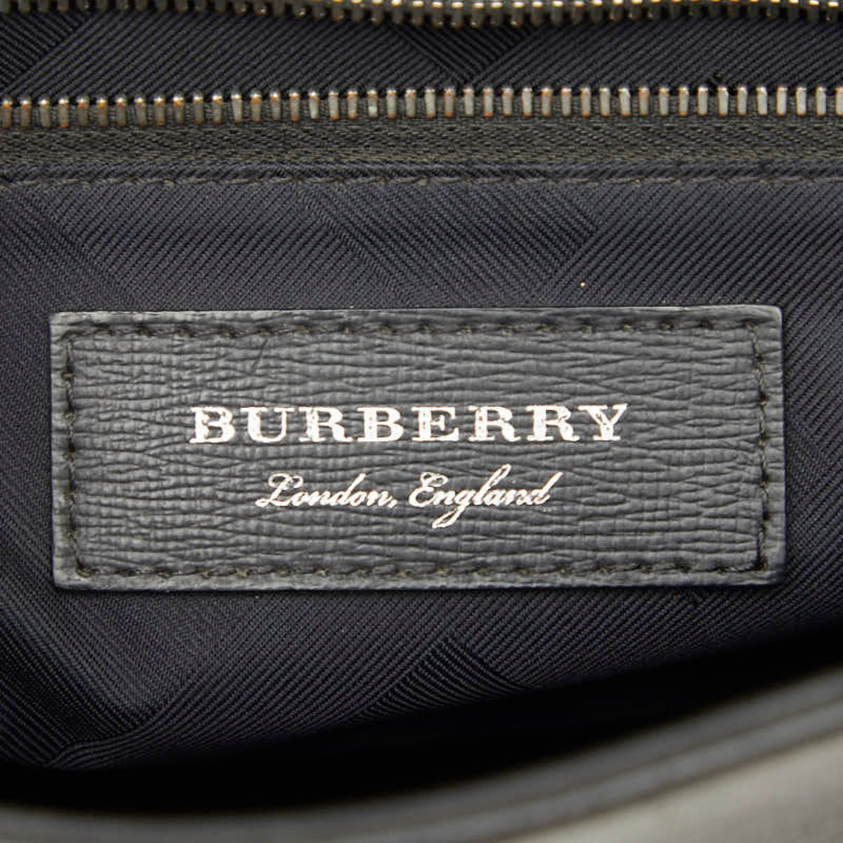 Burberry Black Leather Shoulder Bag (Pre-Owned)
