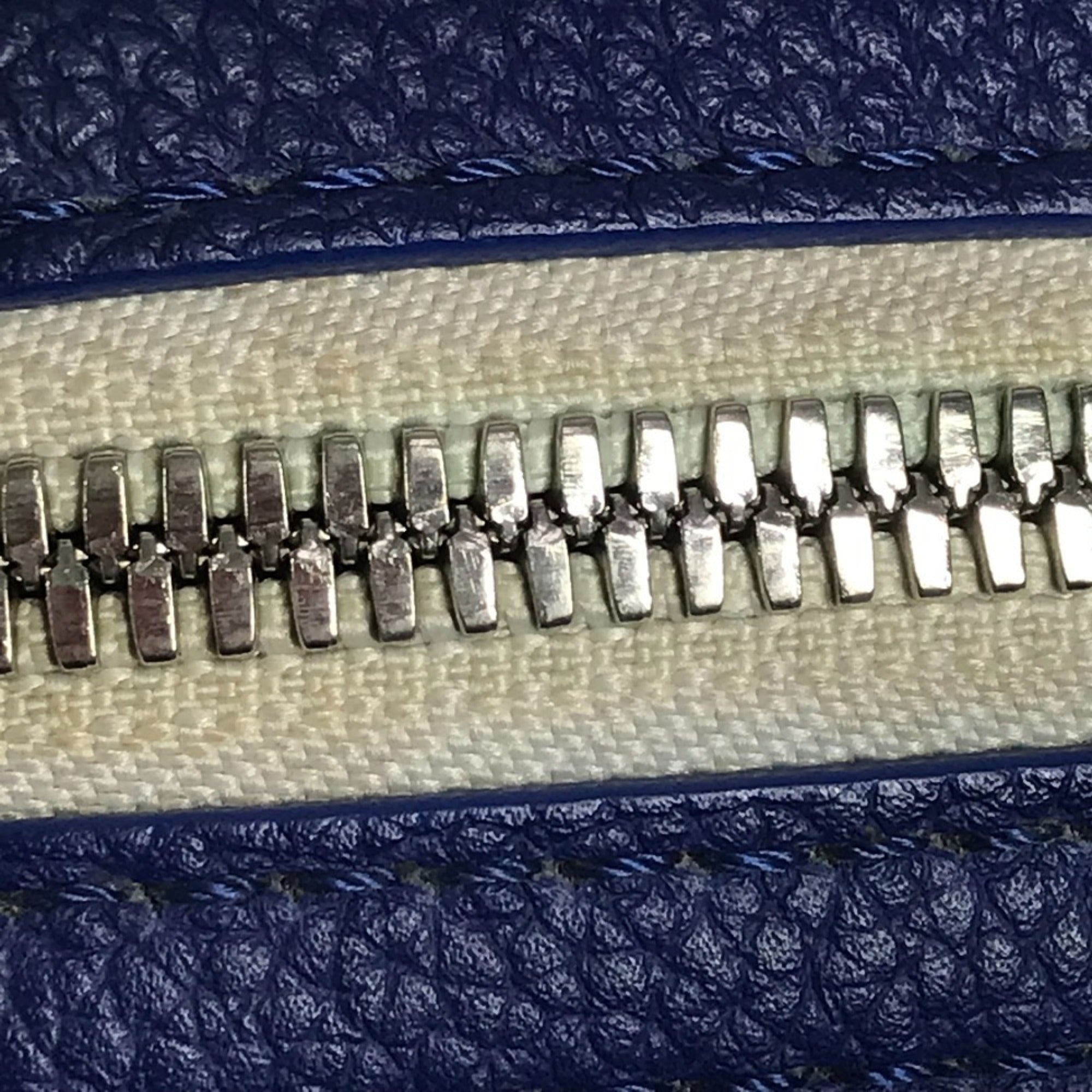 Louis Vuitton Blue White Leather Shoulder Bag (Pre-Owned)