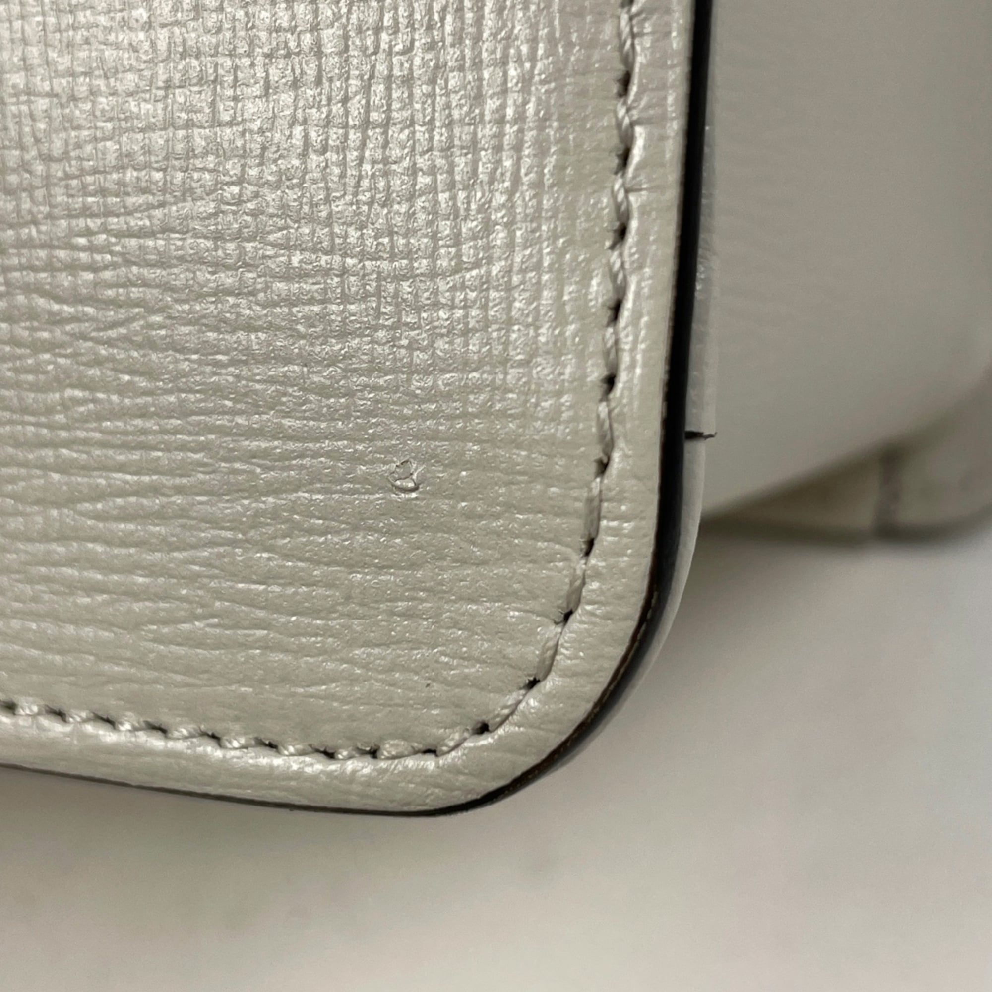 Gucci Horsebit Ivory Leather Handbag (Pre-Owned)