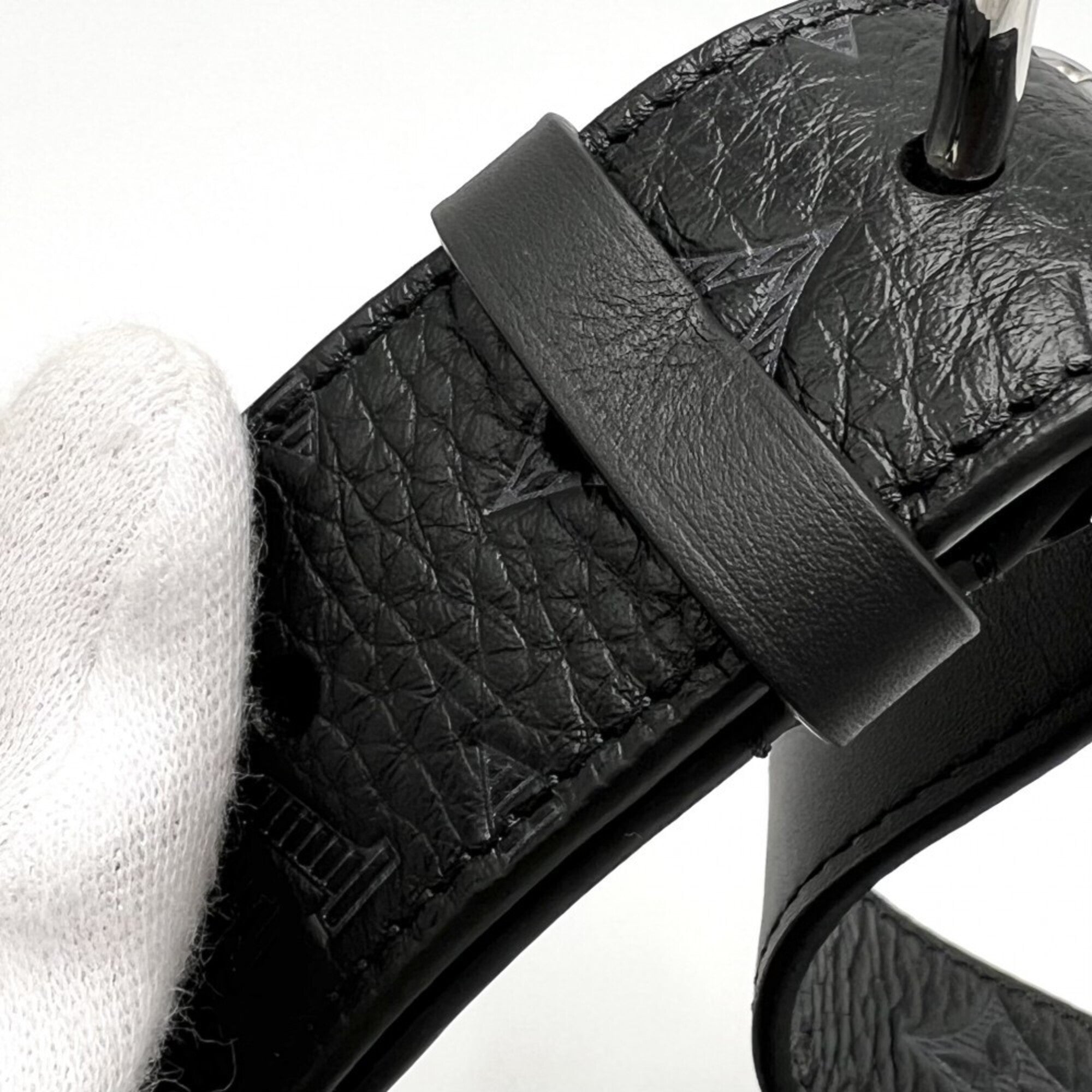 Louis Vuitton Black Leather Fanny Pack (Pre-Owned)