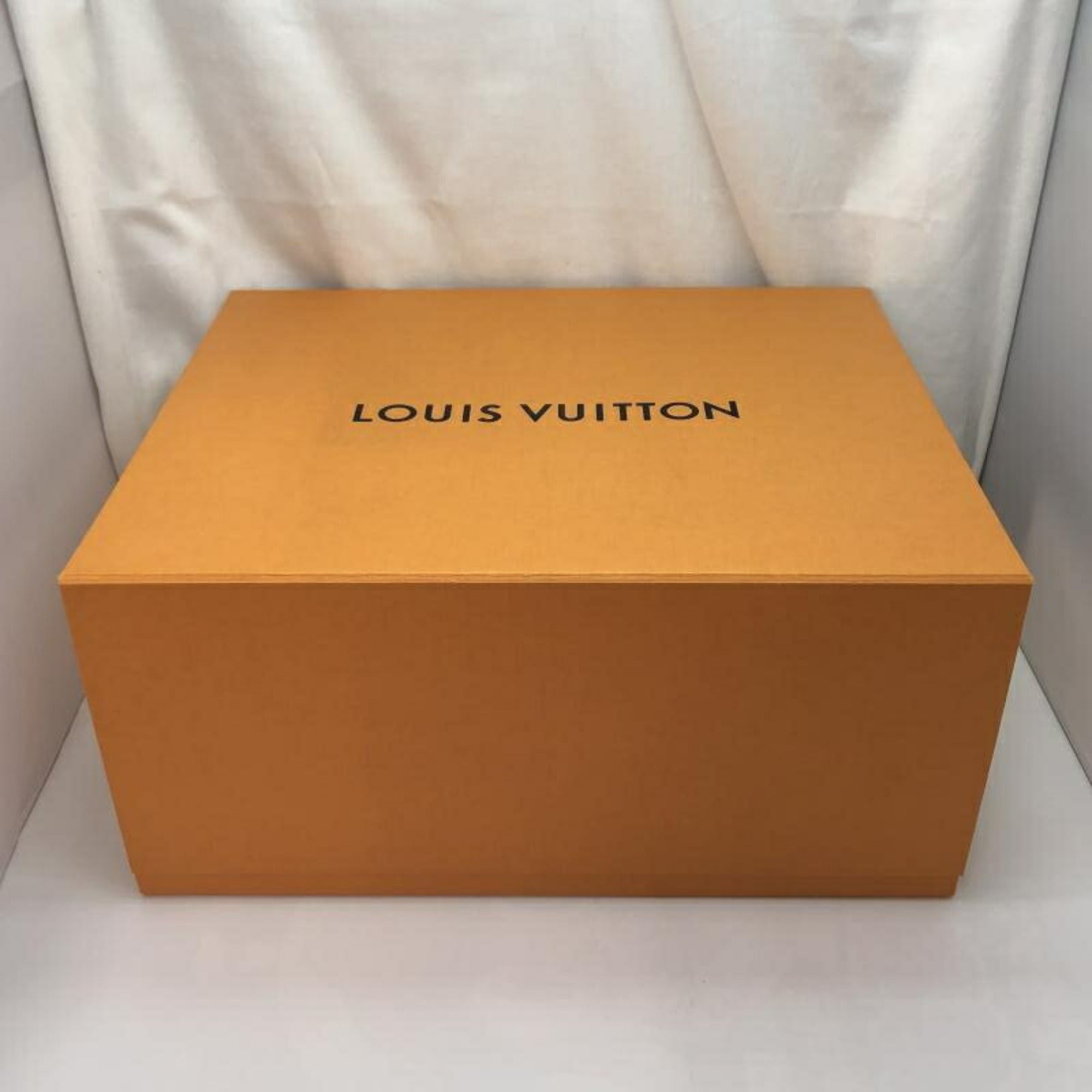Louis Vuitton Epi Cherry Epi Leather Handbag (Pre-Owned)