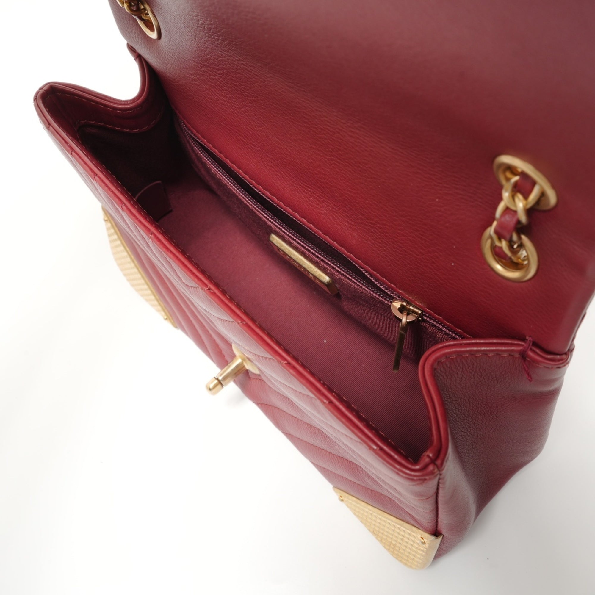Chanel Red Color Shoulder Bag (Pre-Owned)