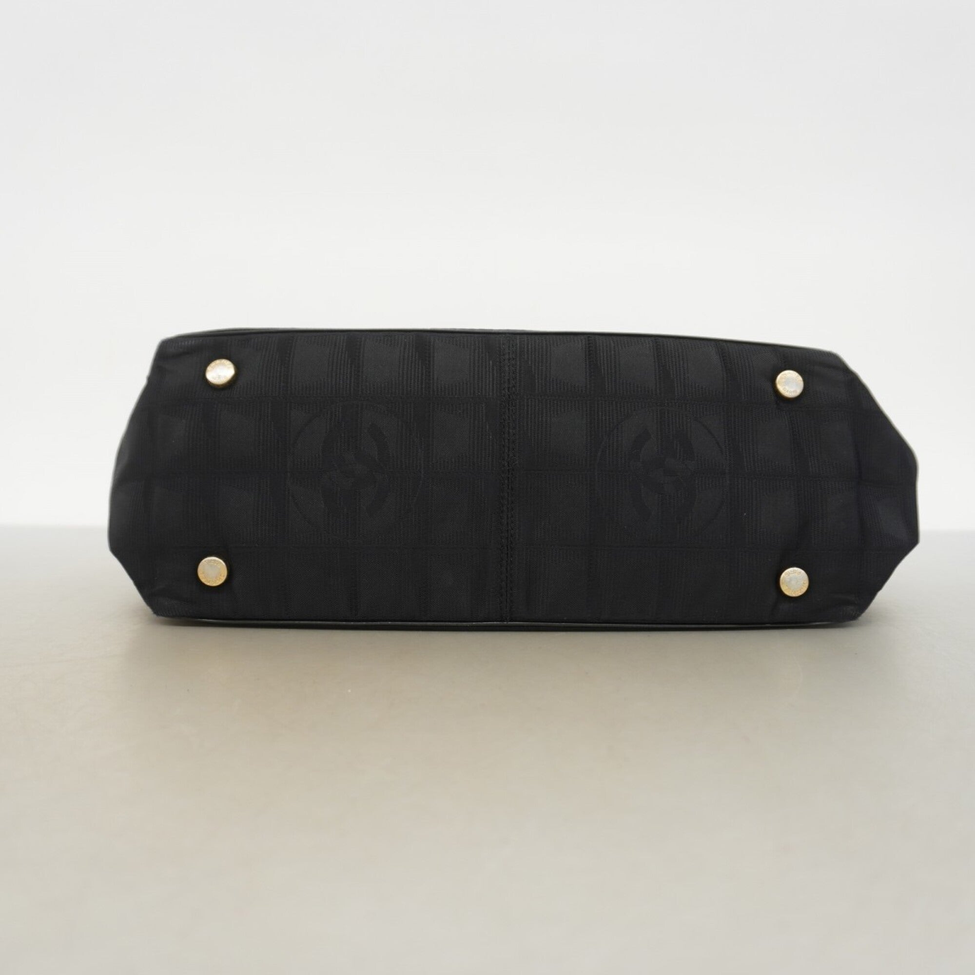 Chanel Black Nylon Tote Bag (Pre-Owned)