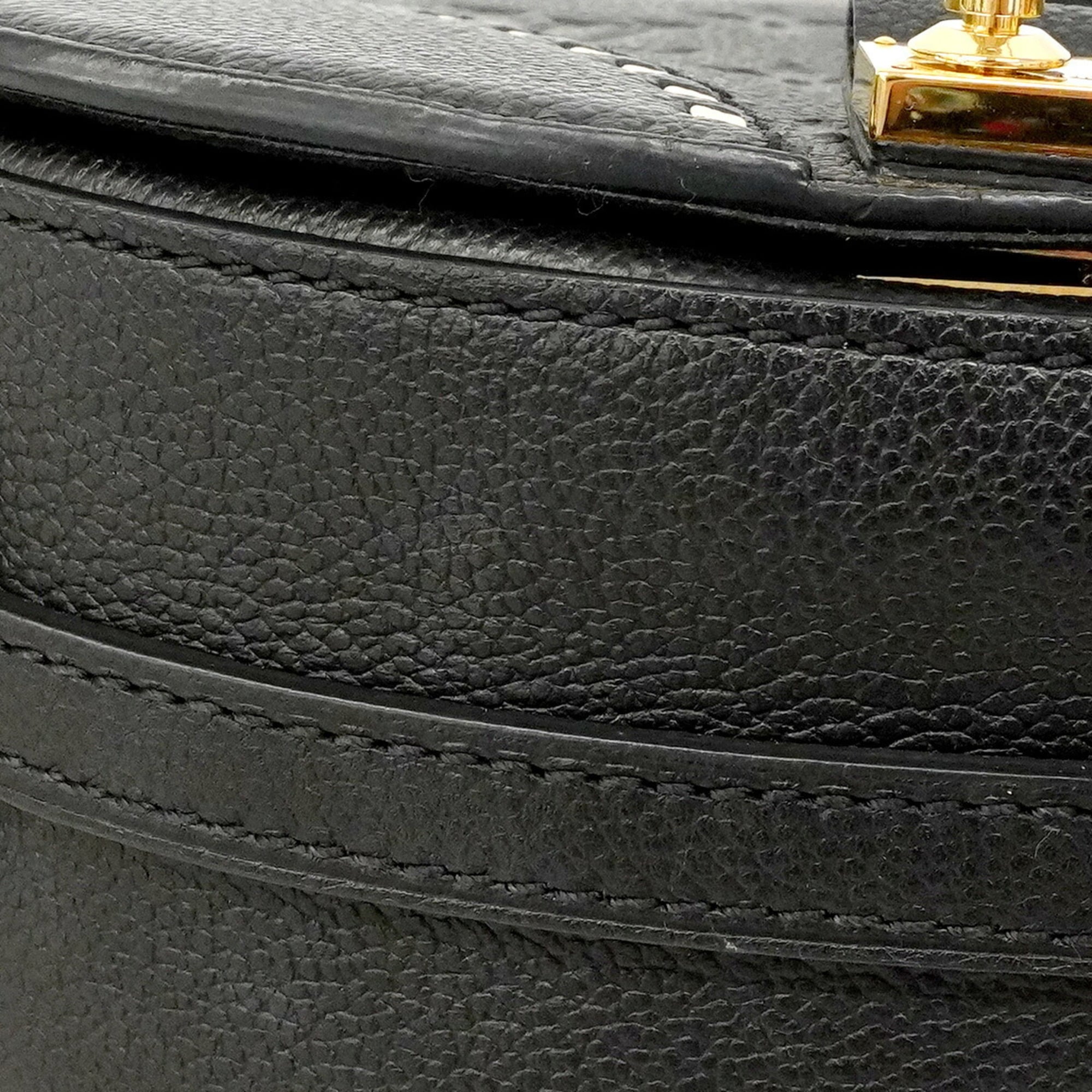 Louis Vuitton Noir Shoulder Bag (Pre-Owned)