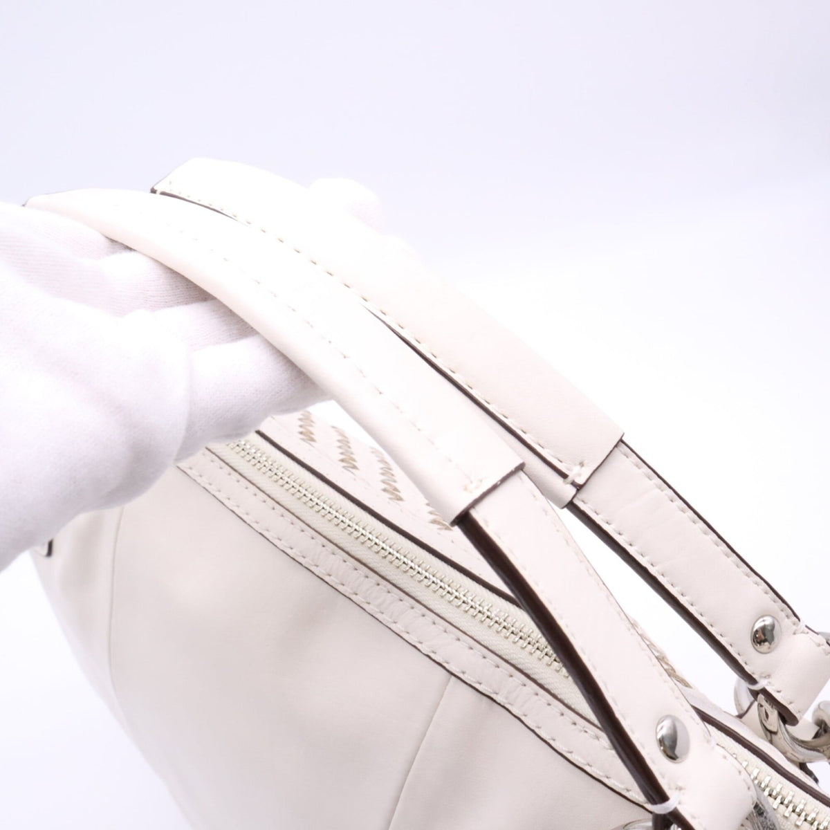 Coach Silver White Leather Handbag Shoulder Bag (Pre-Owned)