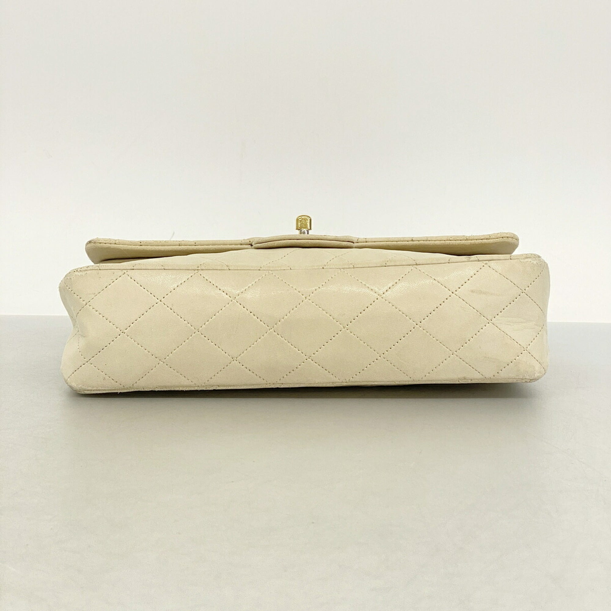 Chanel Beige Leather Shoulder Bag (Pre-Owned)