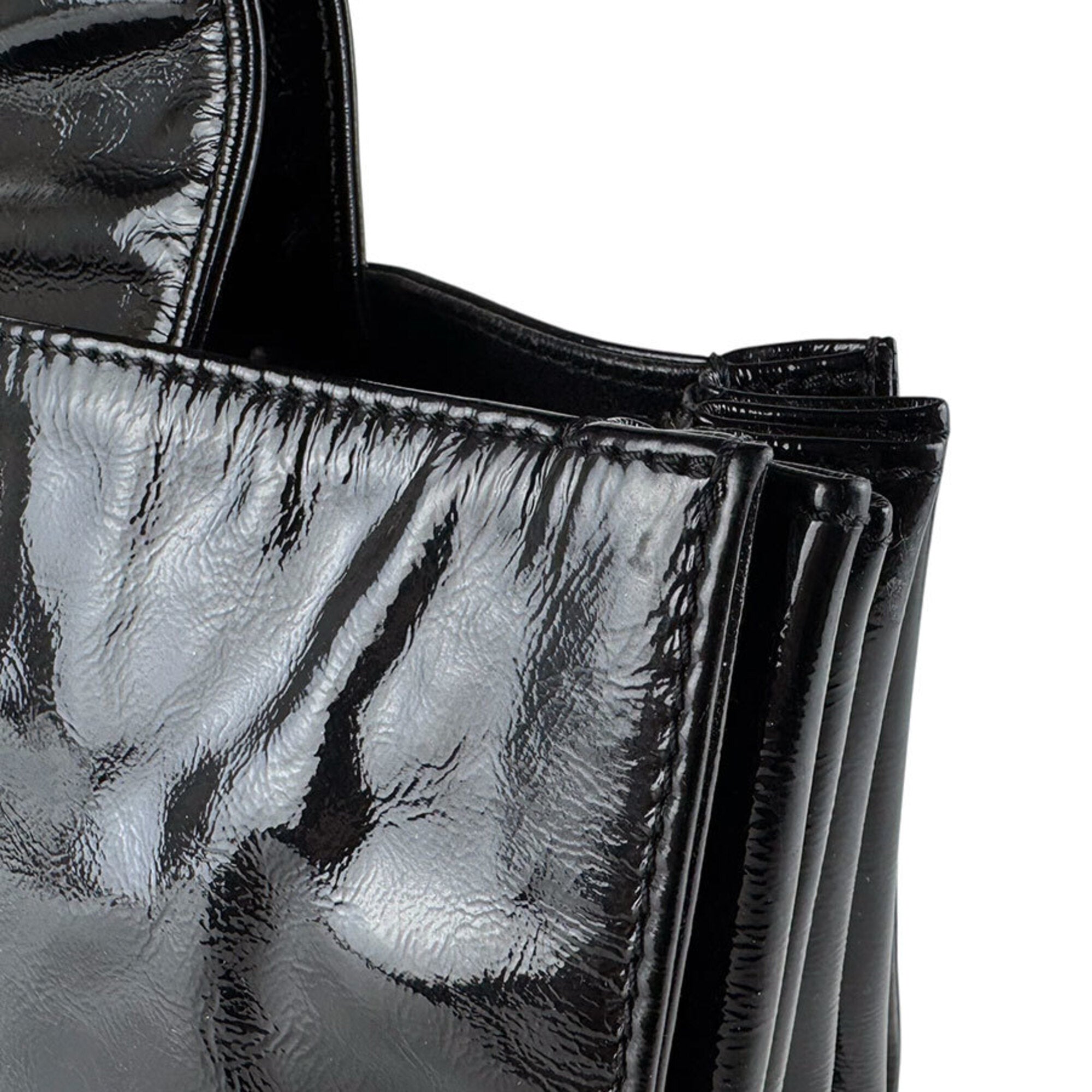 Chanel Black Patent Leather Handbag (Pre-Owned)
